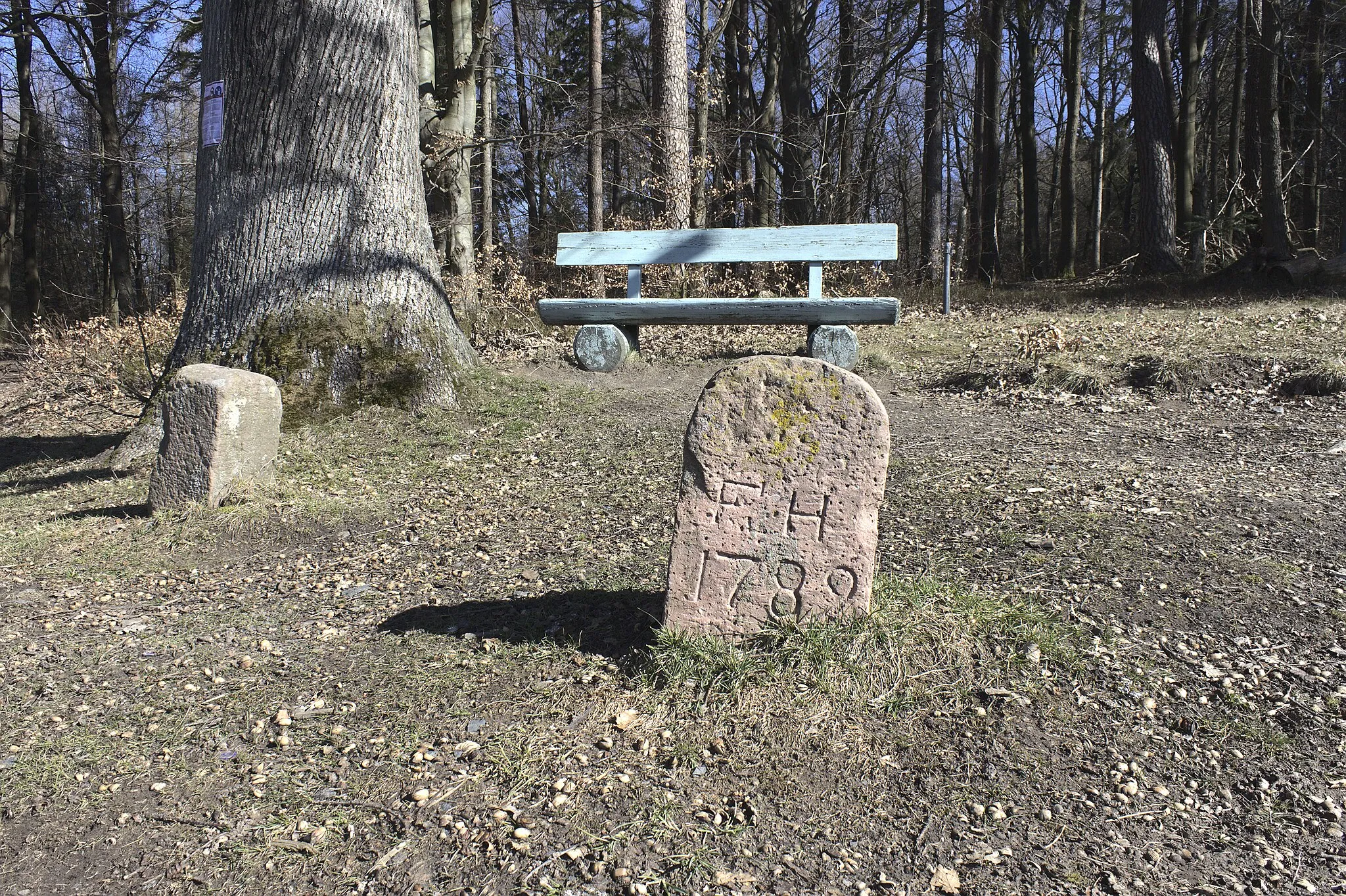 Photo showing: Grenzstein östlich von Biebergemünd-Kassel