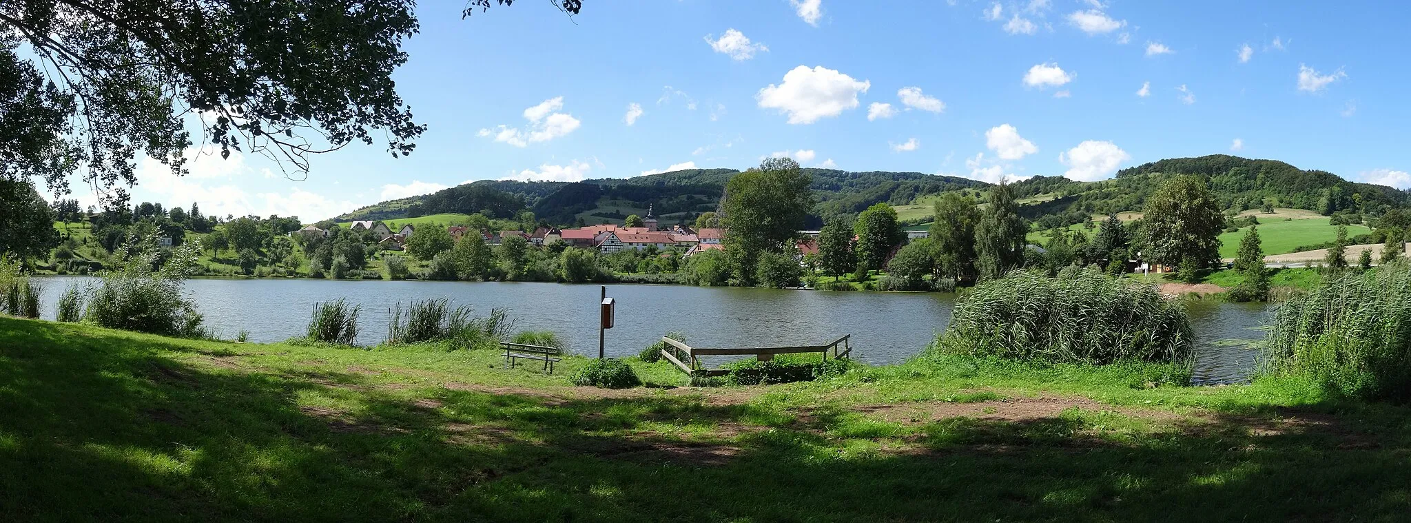 Photo showing: Seeba und der namensgebende See