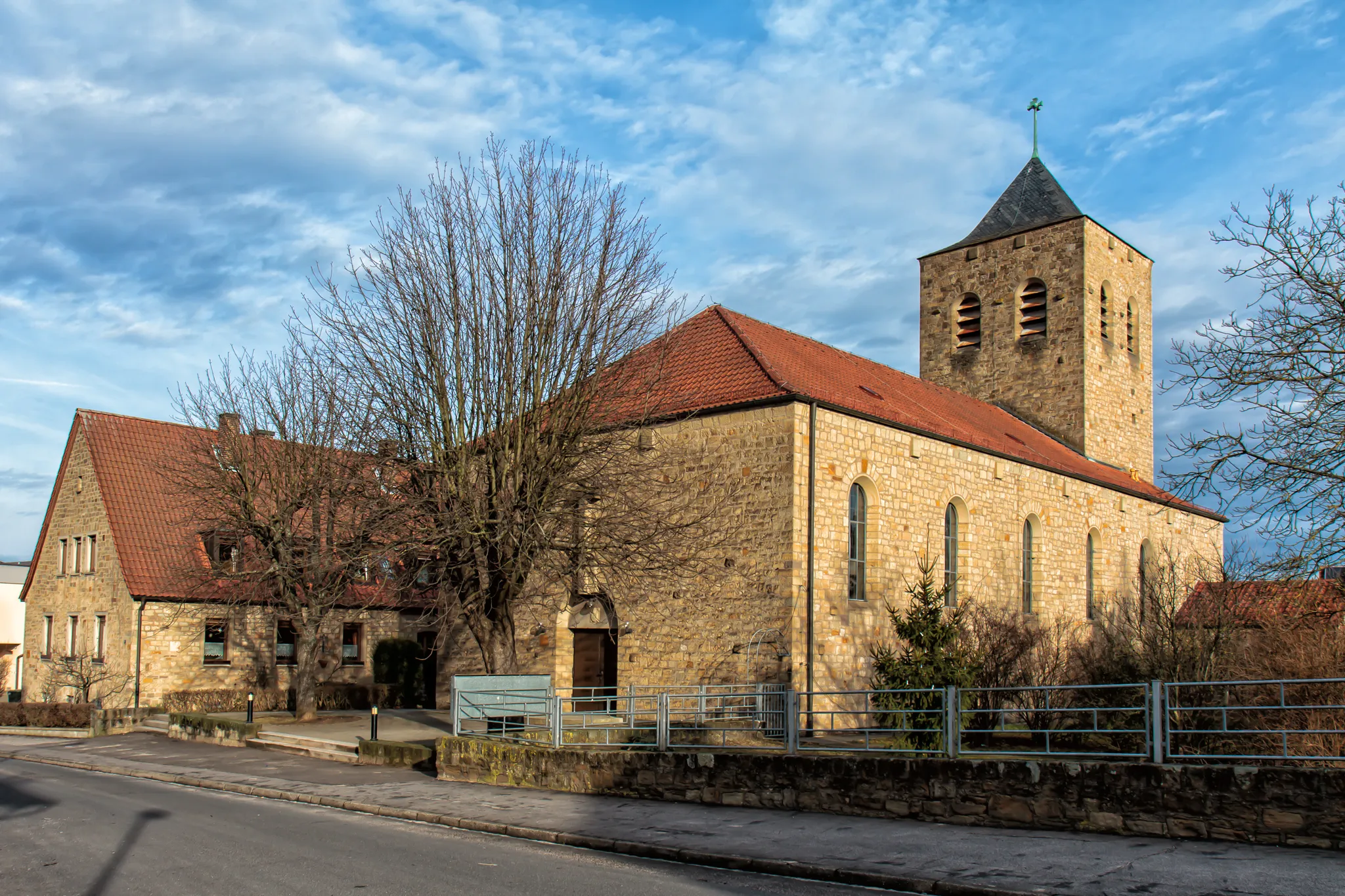 Photo showing: Kath. Pfarrkirche St. Elisabeth - Sennfeld - Bayern - 2012