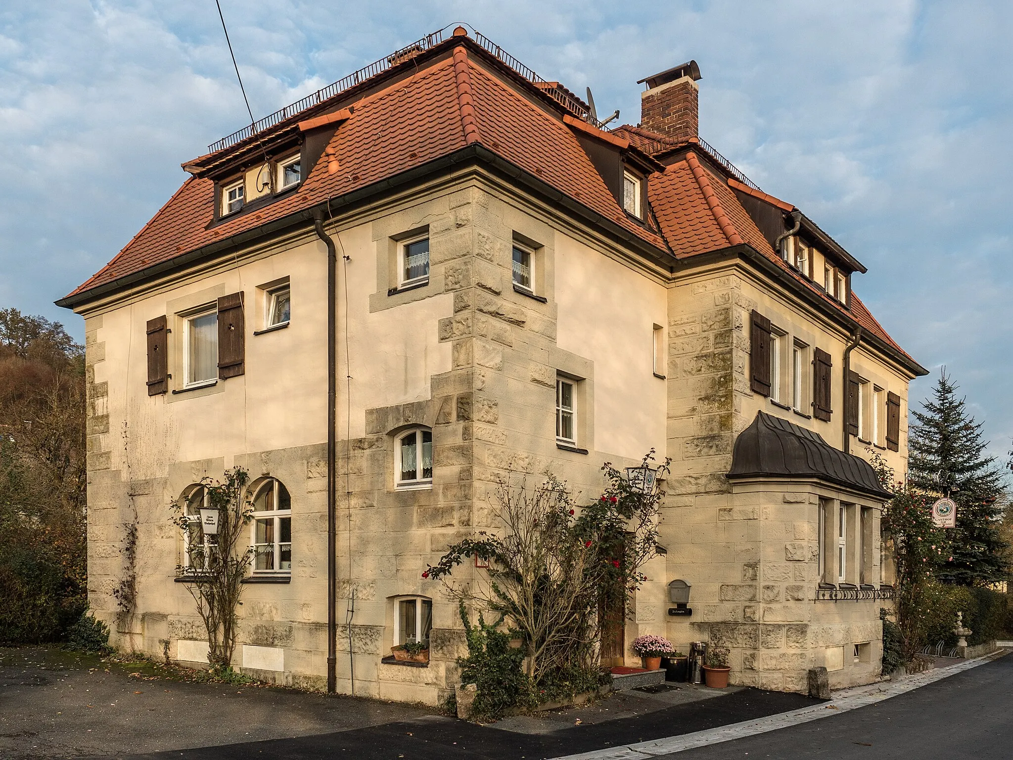 Photo showing: Former station building in Ebrach