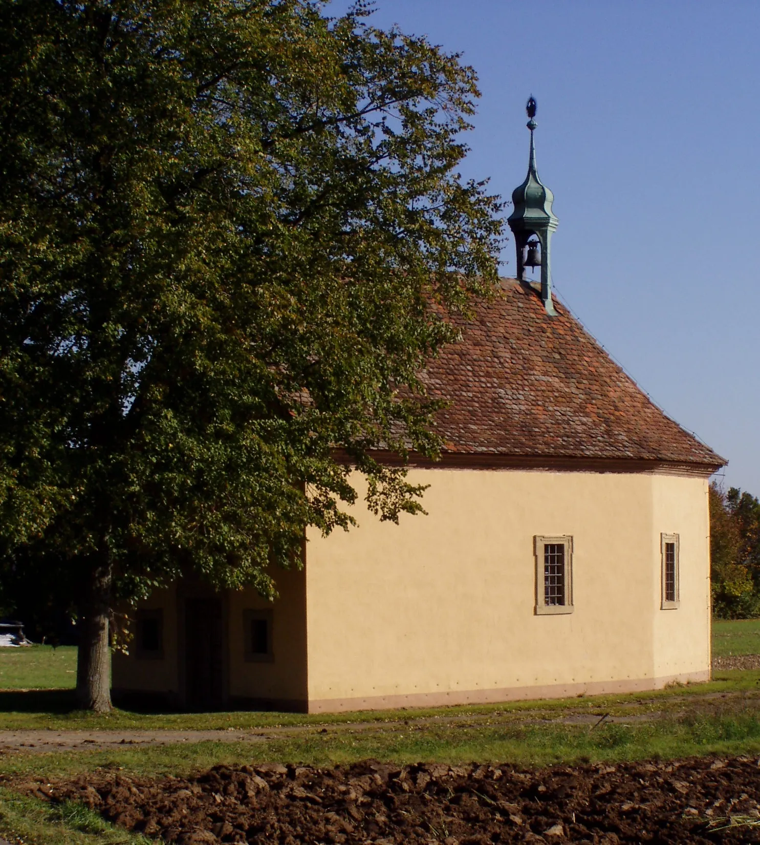 Photo showing: Feldkapelle Zur schmerzhaften Mutter Gottes bei Willanzheim/Unterfranken