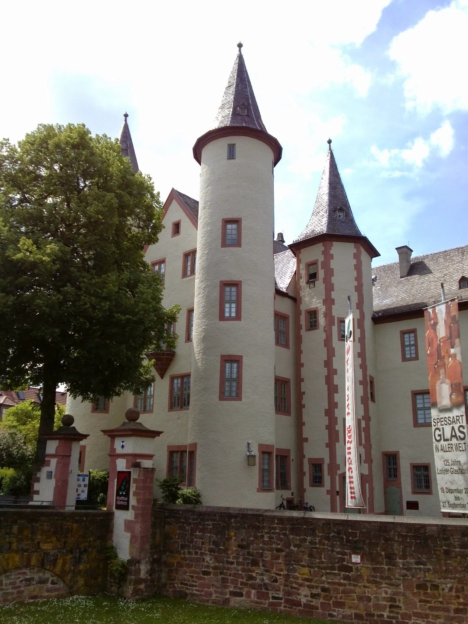Photo showing: Schloss Lohr