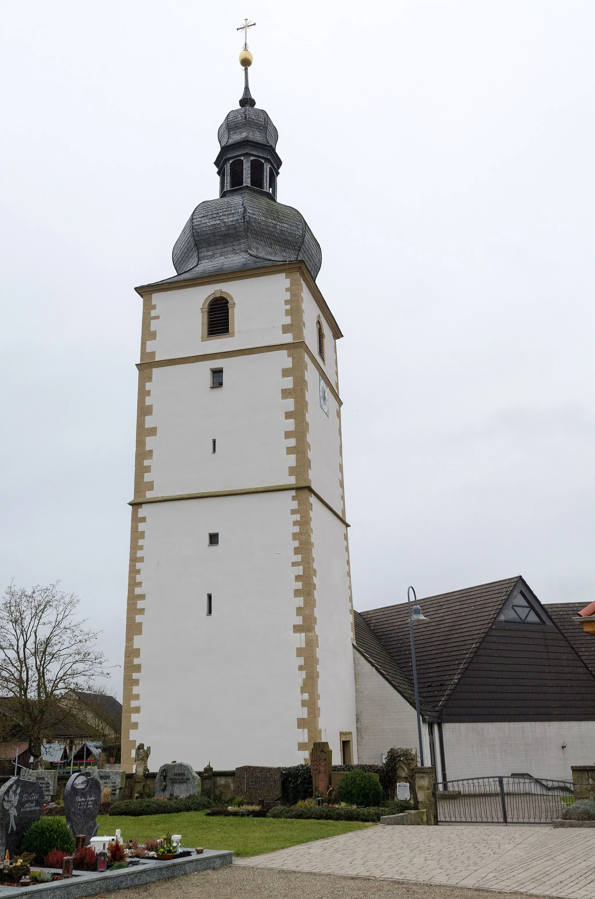 Photo showing: Kath. Pfarrkriche in Großbardorf, Neubau mit historischer Ausstattung