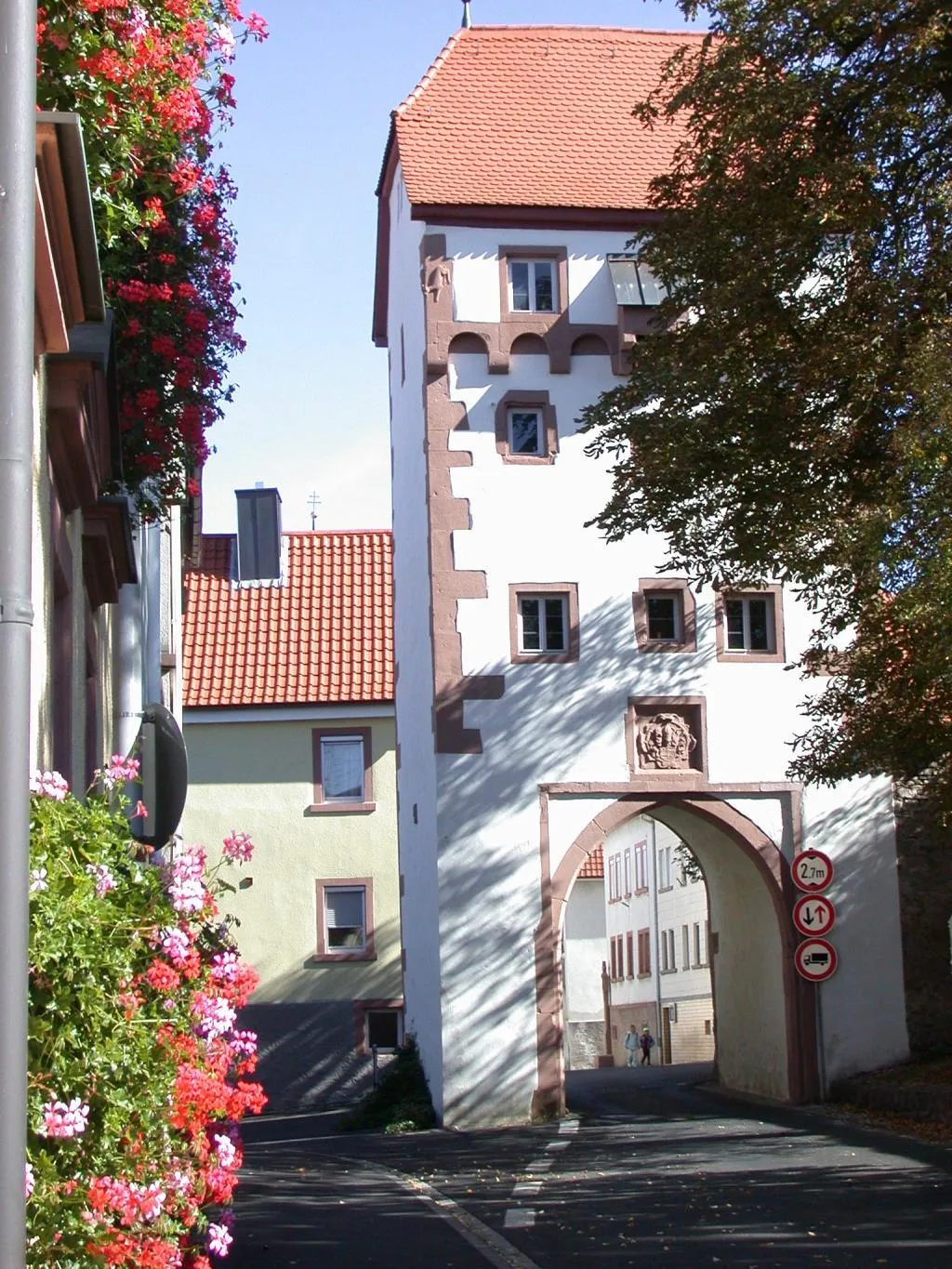 Photo showing: Aufnahme des Torhauses in Neubrunn.