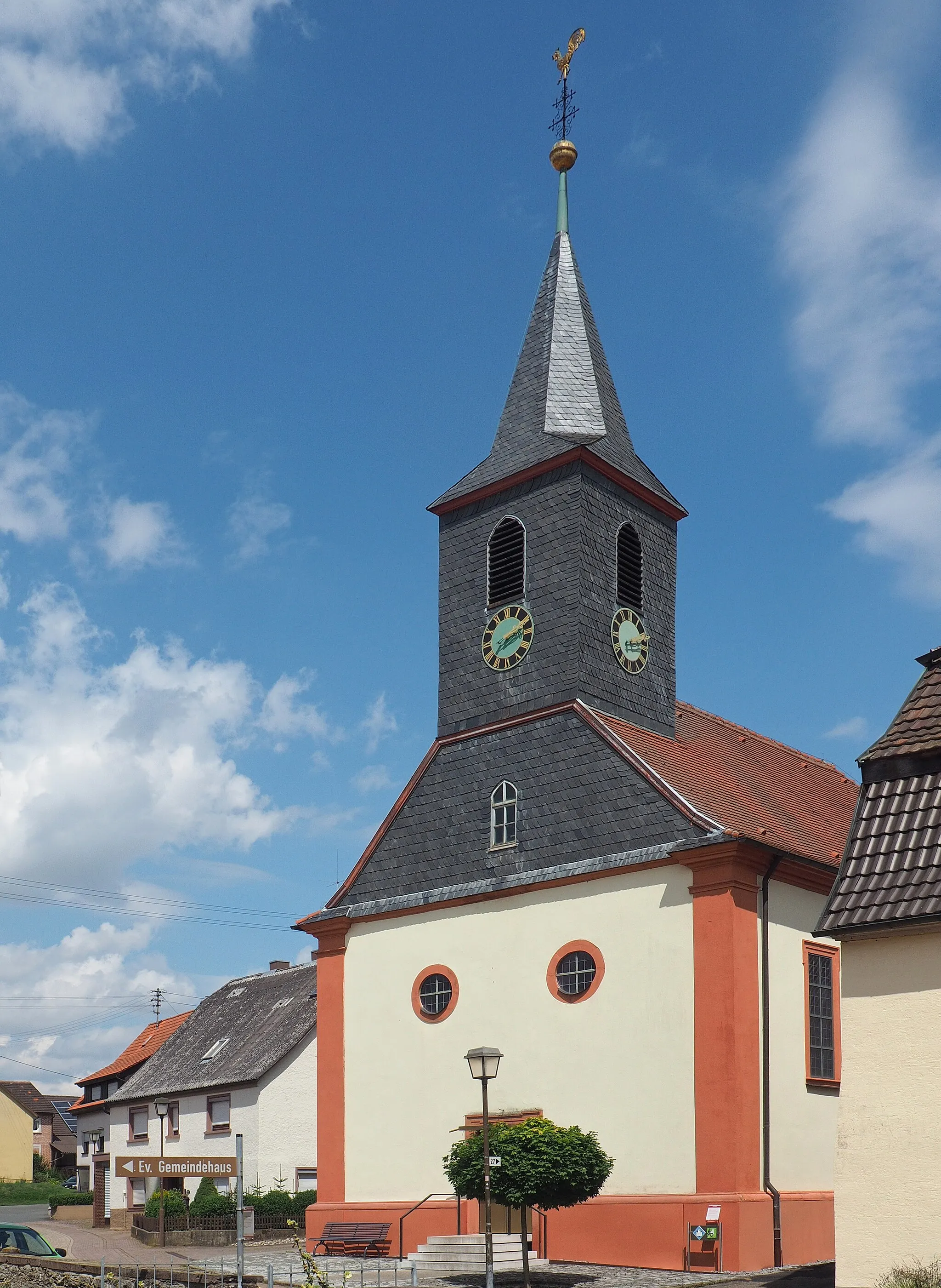 Photo showing: Protestant church in Hirschlanden.