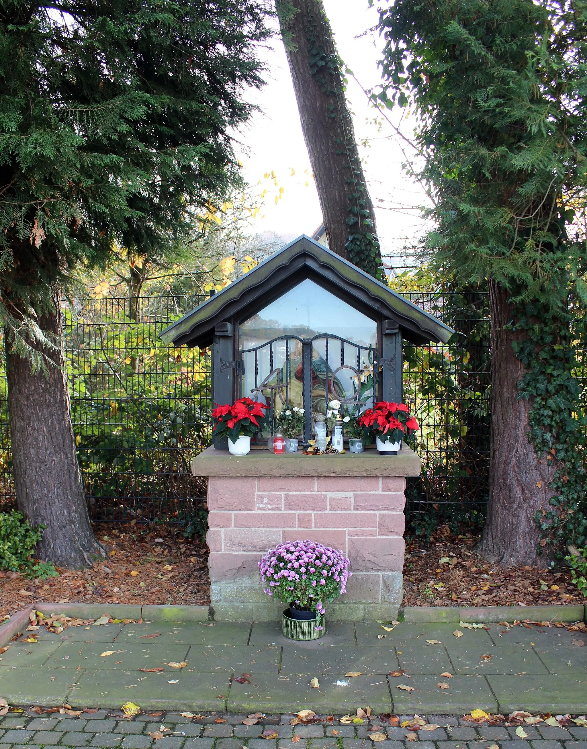 Photo showing: Kleine Marienkapelle am Ortsrand von Wächtersbach-Aufenau