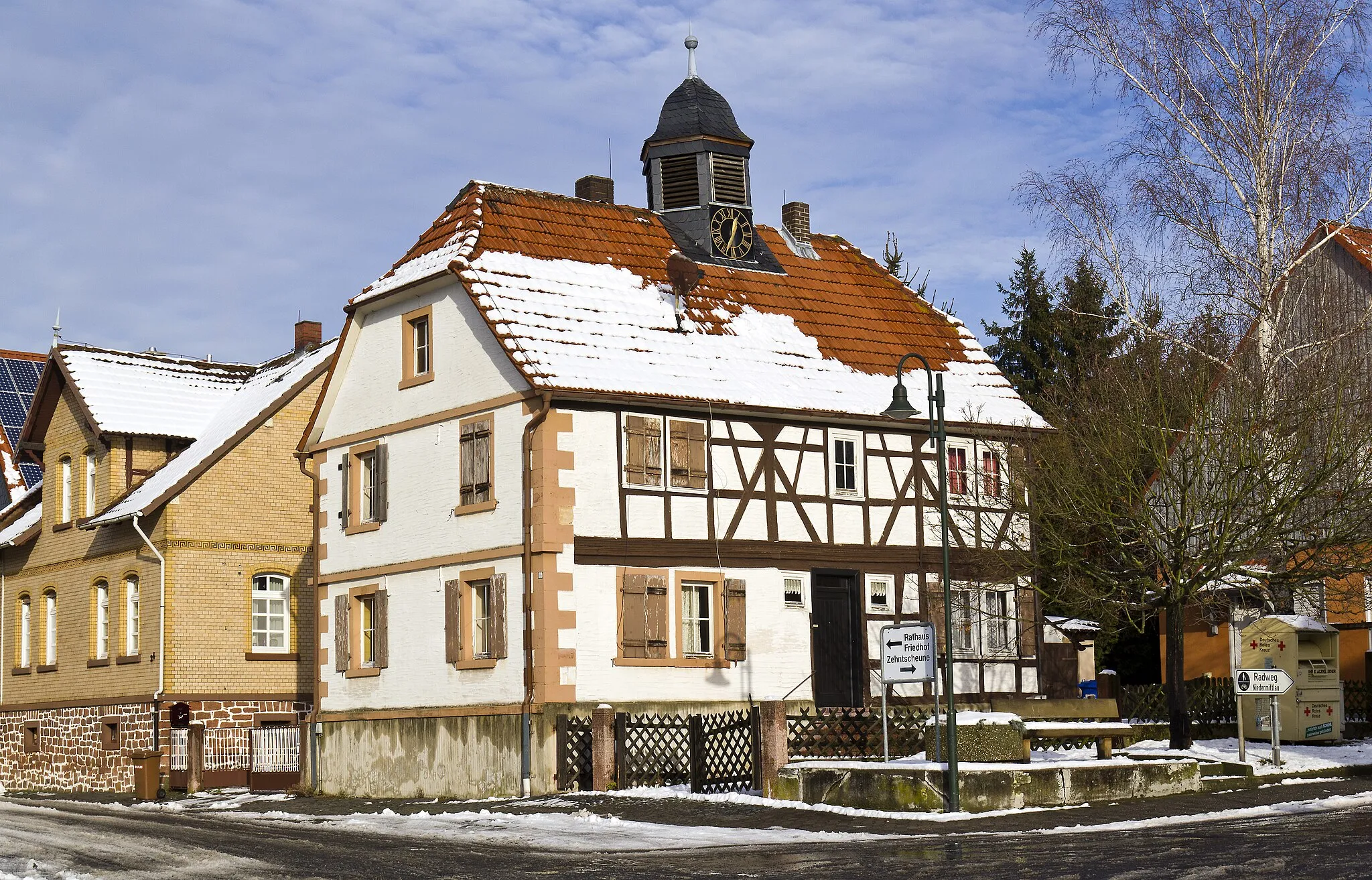 Photo showing: Hasselroth, Ortsteil Neuenhaßlau, Altes Schulhaus
