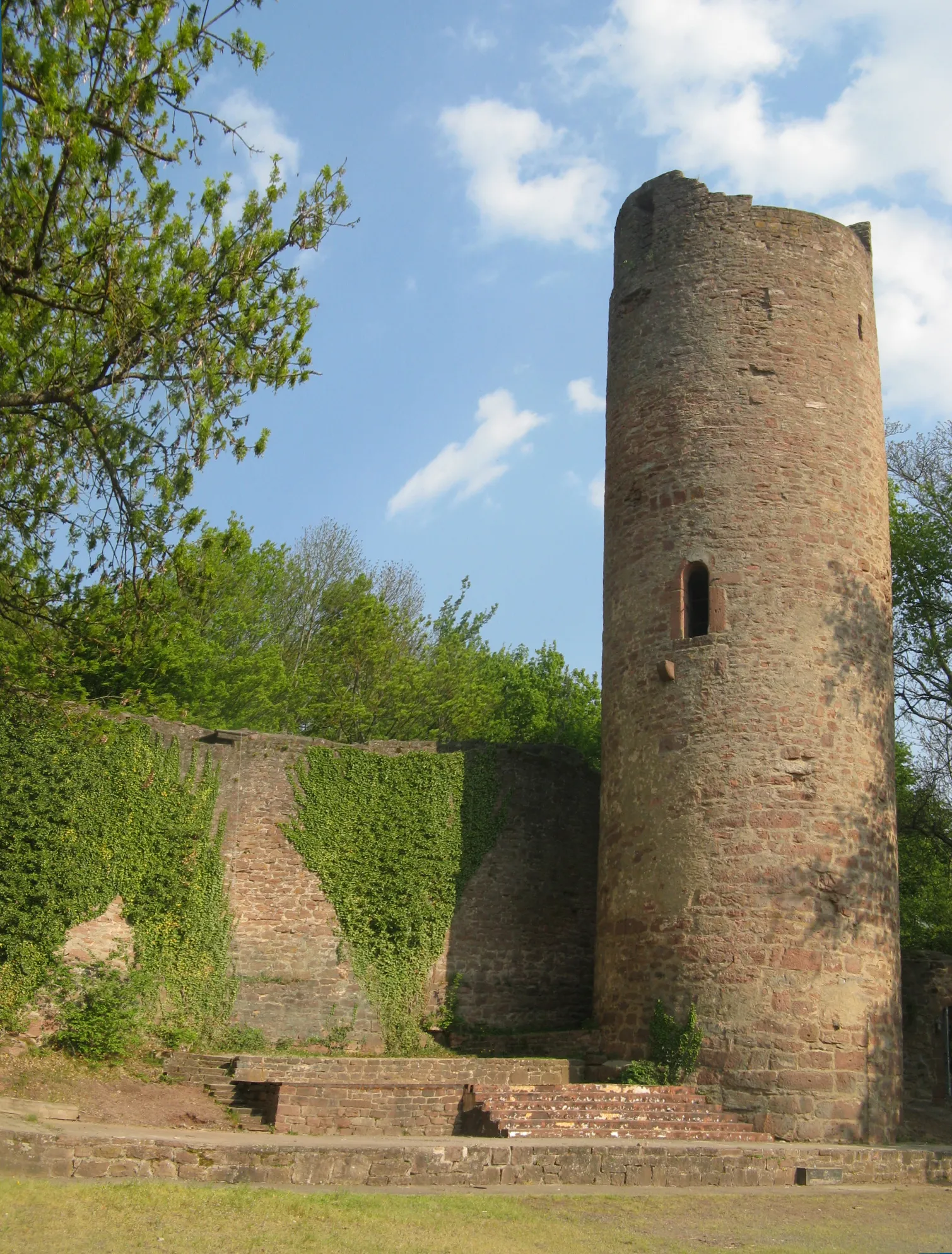 Photo showing: Scherenburg Castle, Bergfried, Gemünden am Main / Germany