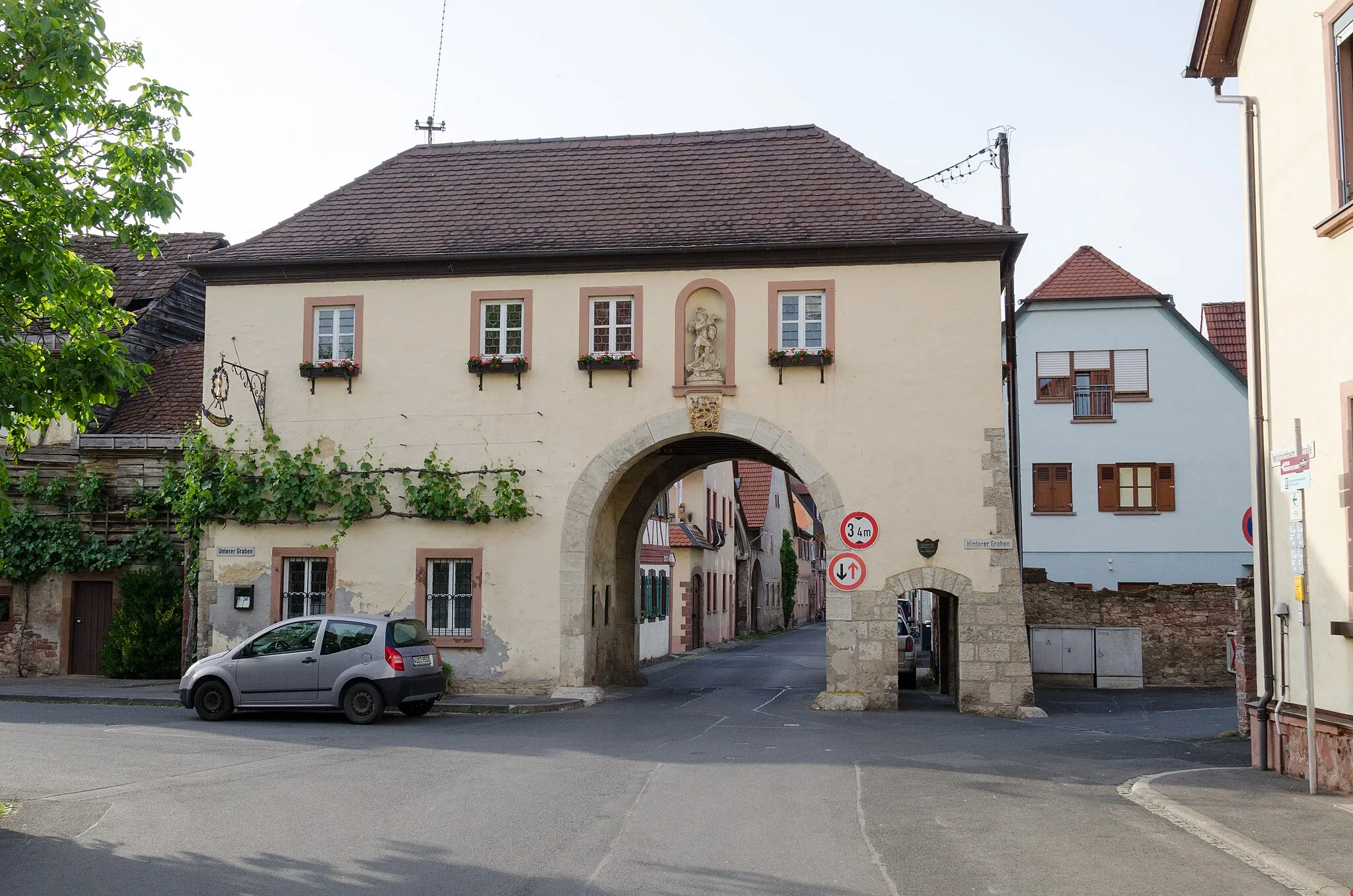 Photo showing: Thüngersheim, Würzburger Tor