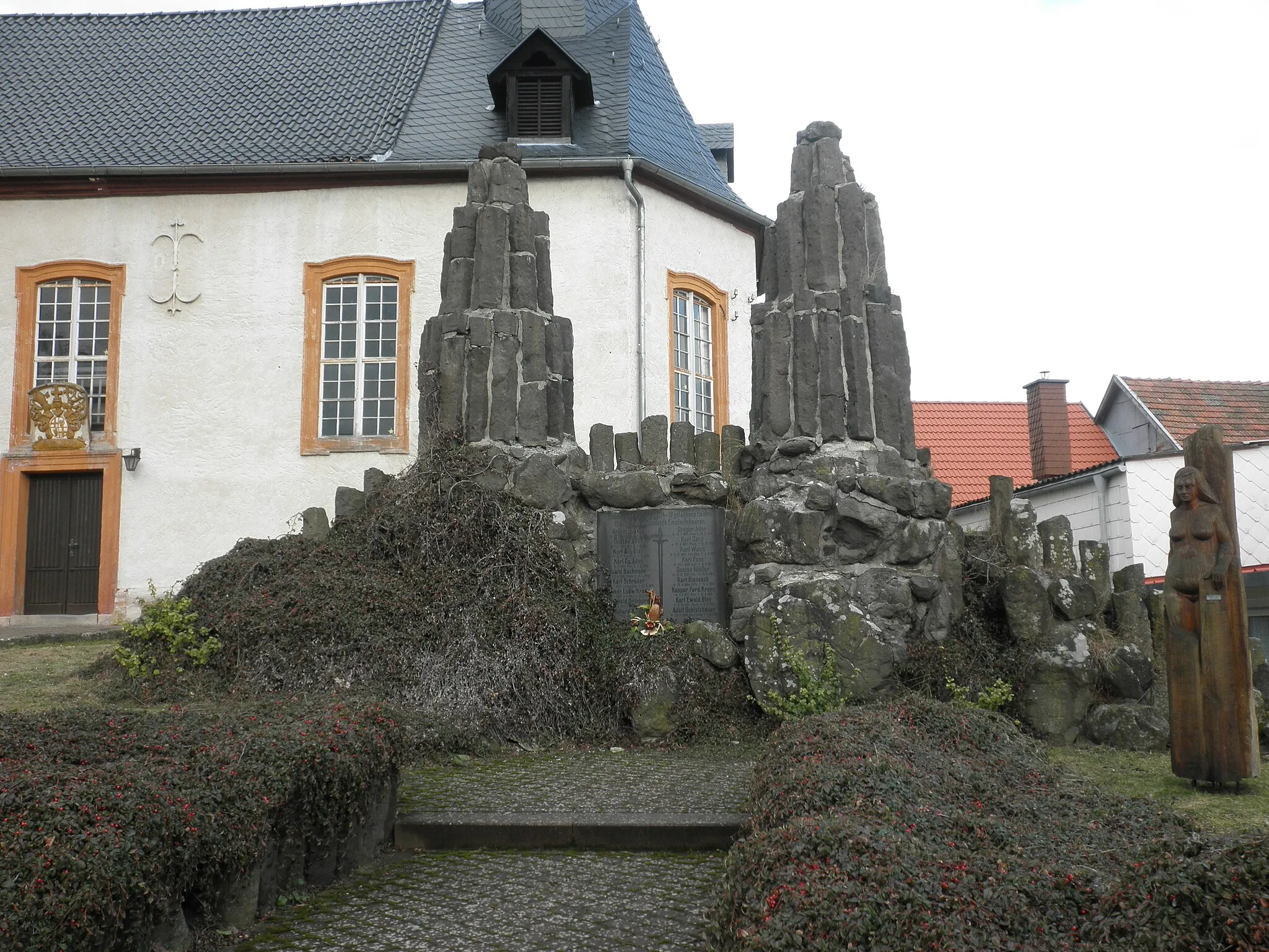 Photo showing: War Monument in Empfertshausen (Rhön)