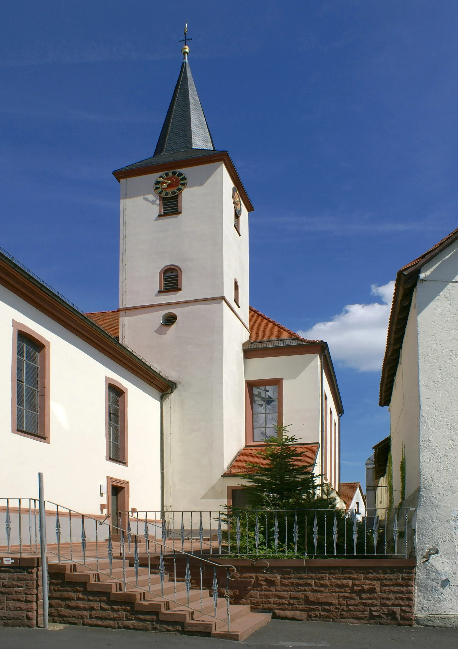 Photo showing: Catholic parish church of St. Laurentius in Michelbach, view from the Laurentiusstraße