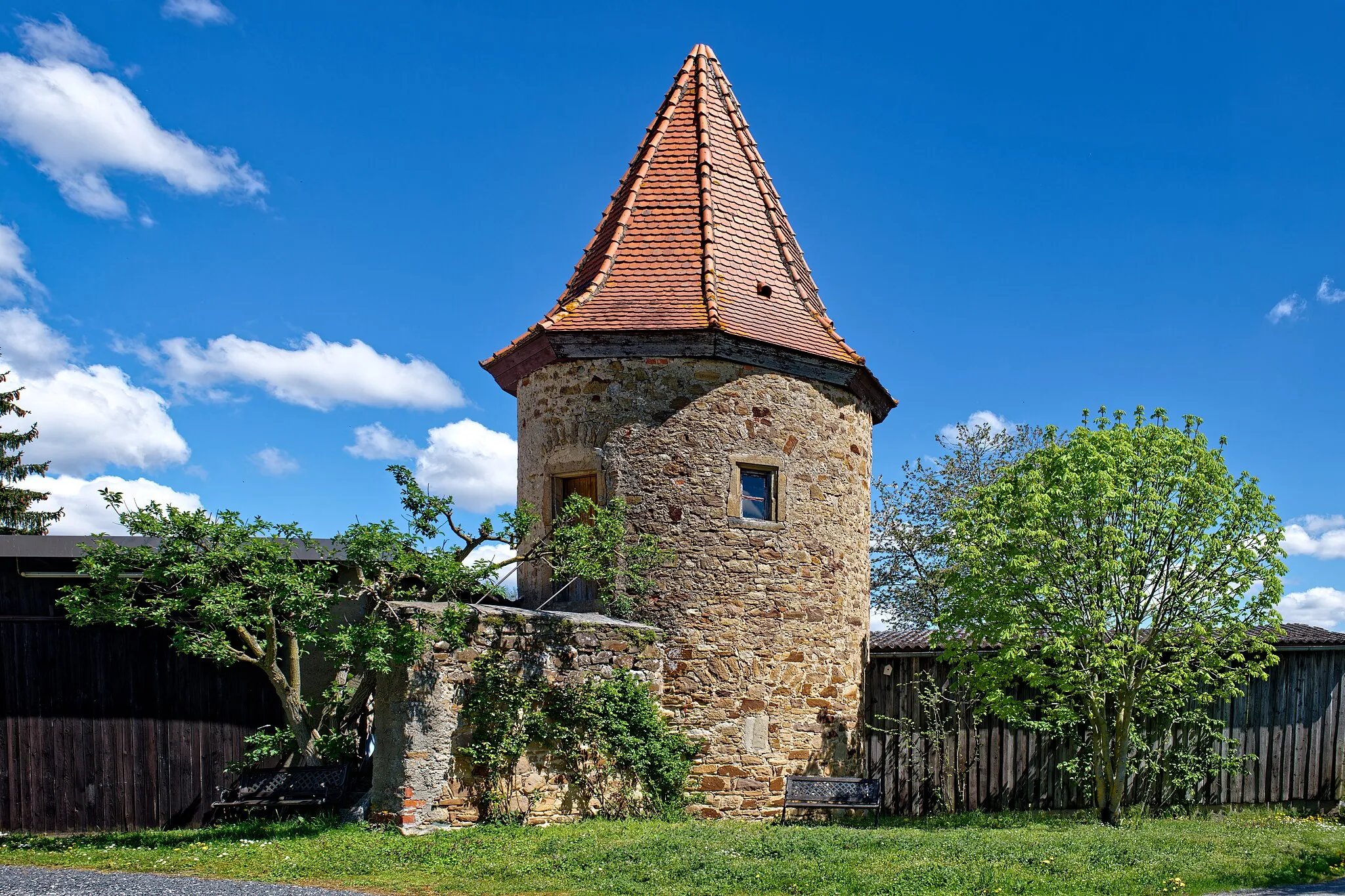 Photo showing: Prichsenstadt: Neuses am Sand, Rundturm D-6-75-158-94