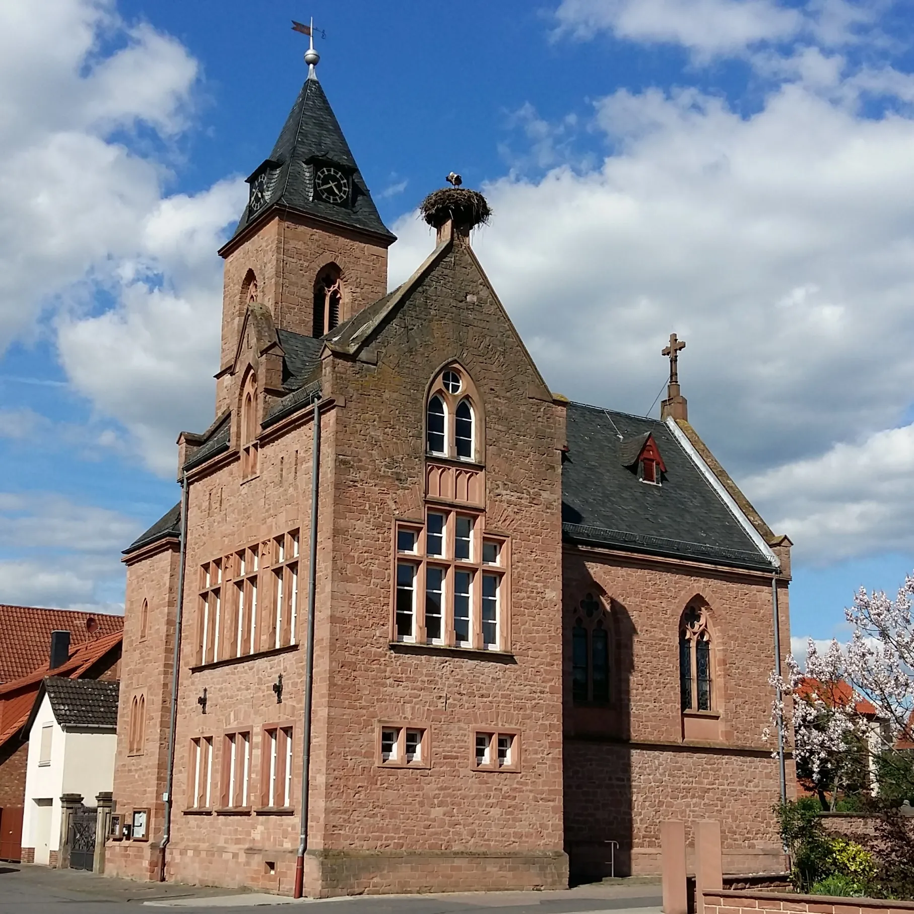 Photo showing: This is a picture of the Hessian Kulturdenkmal (cultural monument) with the ID