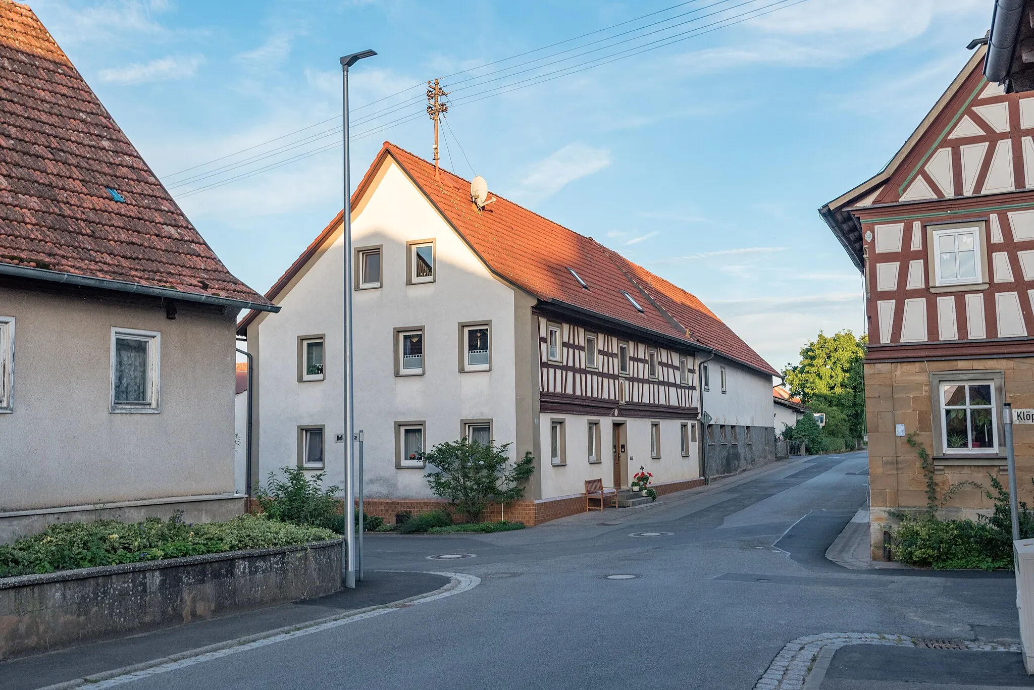 Photo showing: Aidhausen, Kerbfeld, Humprechtshäuser Straße 13