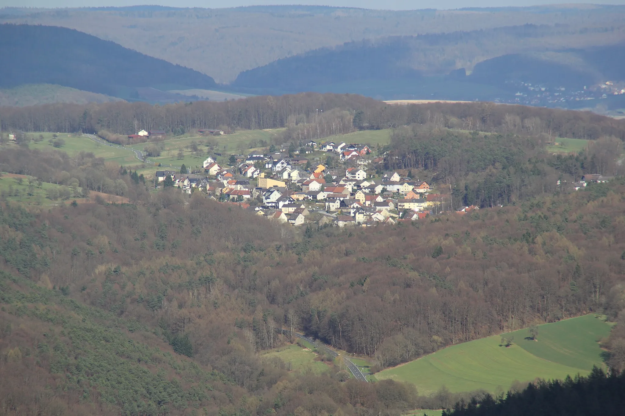 Photo showing: Dörnsteinbach im Landkreis Aschaffenburg, Bayern. Gesehen vom Ludwigsturm auf dem Hahnenkamm bei Alzenau.