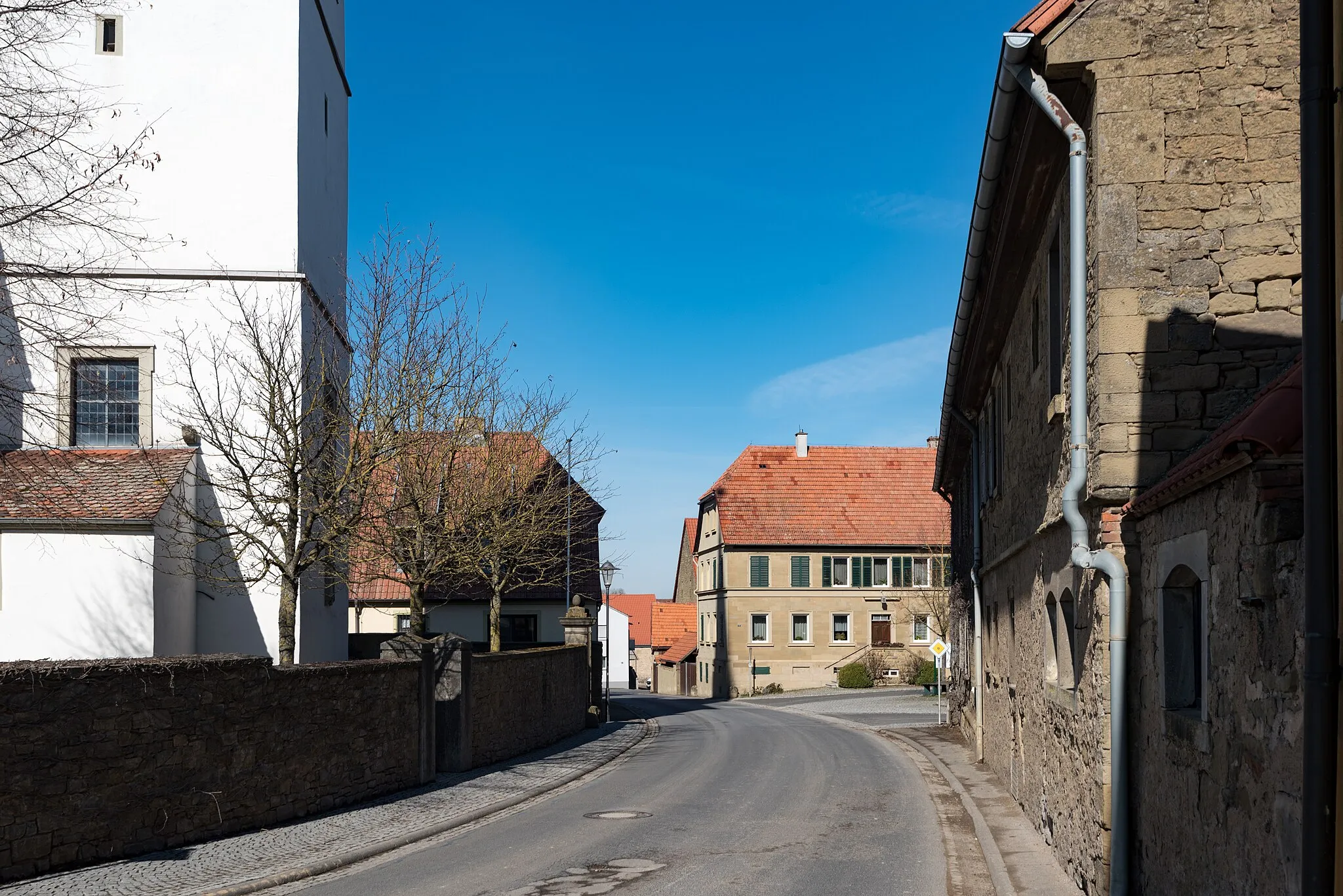 Photo showing: Biebelried: Kaltensondheim, An den Dorfbrunnen 2