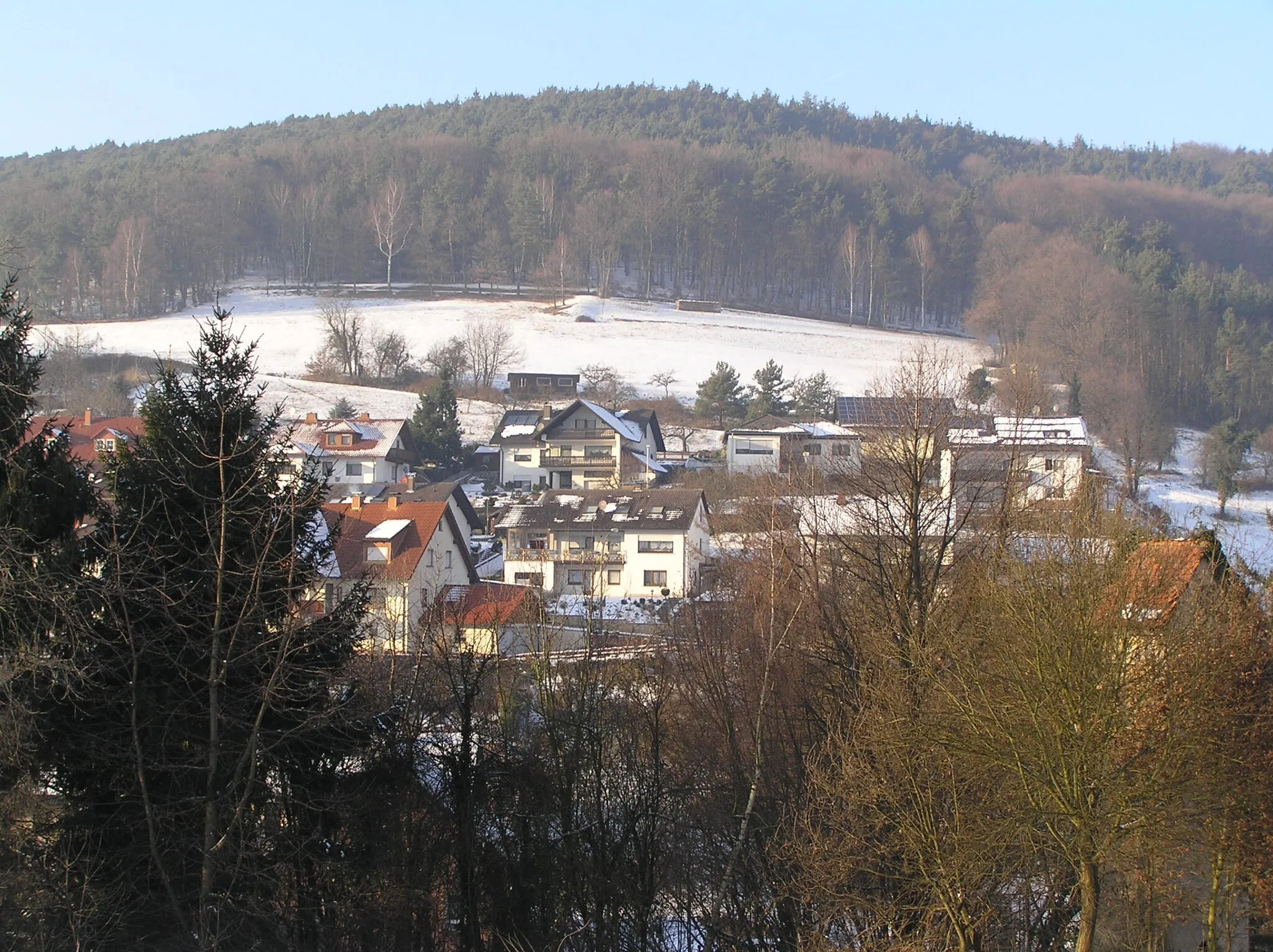 Photo showing: Wohnhäuser im Sulzbacher Ortsteil Soden im Spessart