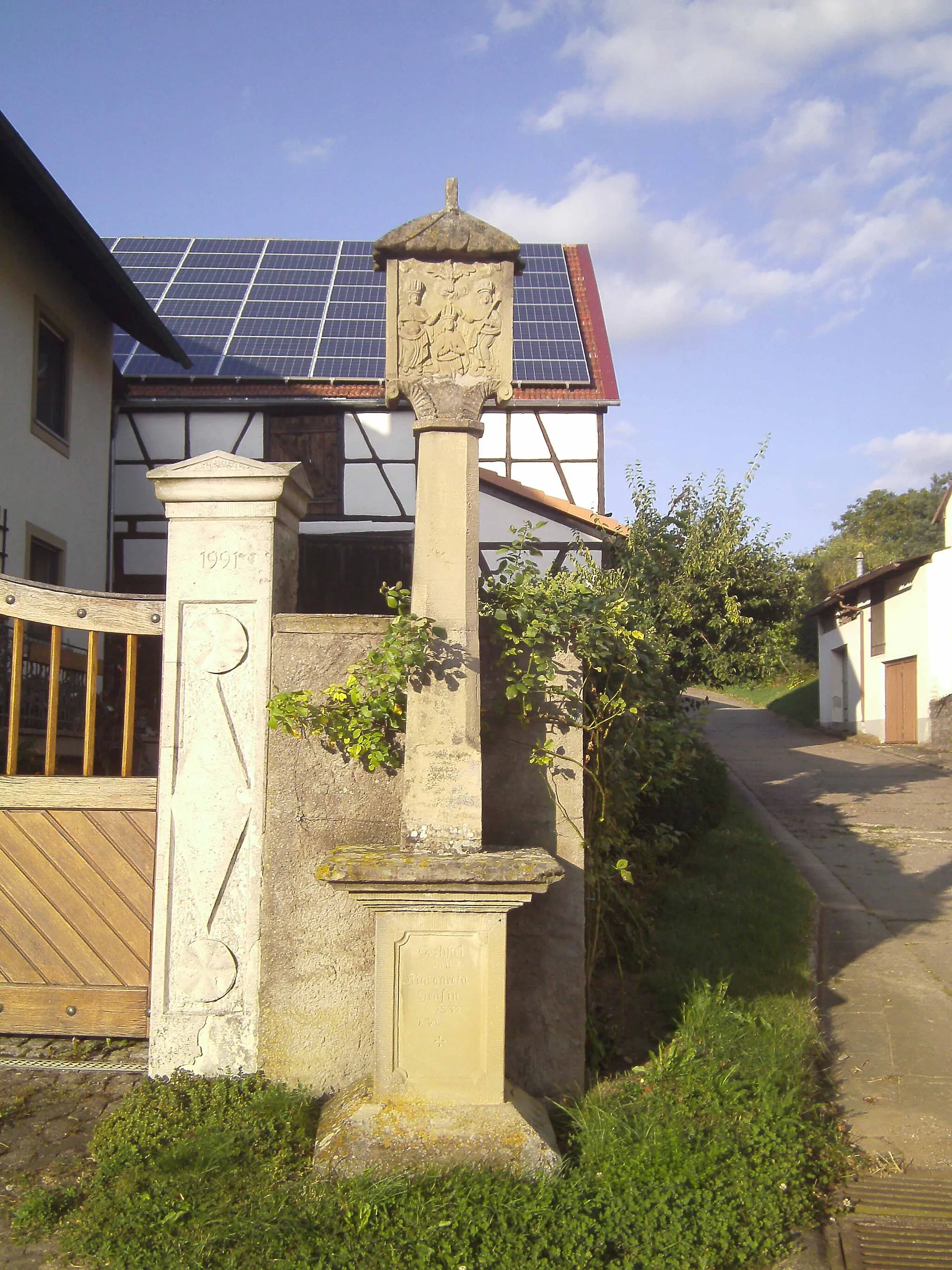 Photo showing: This is a photograph of an architectural monument. It is on the list of cultural monuments of Bayern, no. D-6-74-139-11.