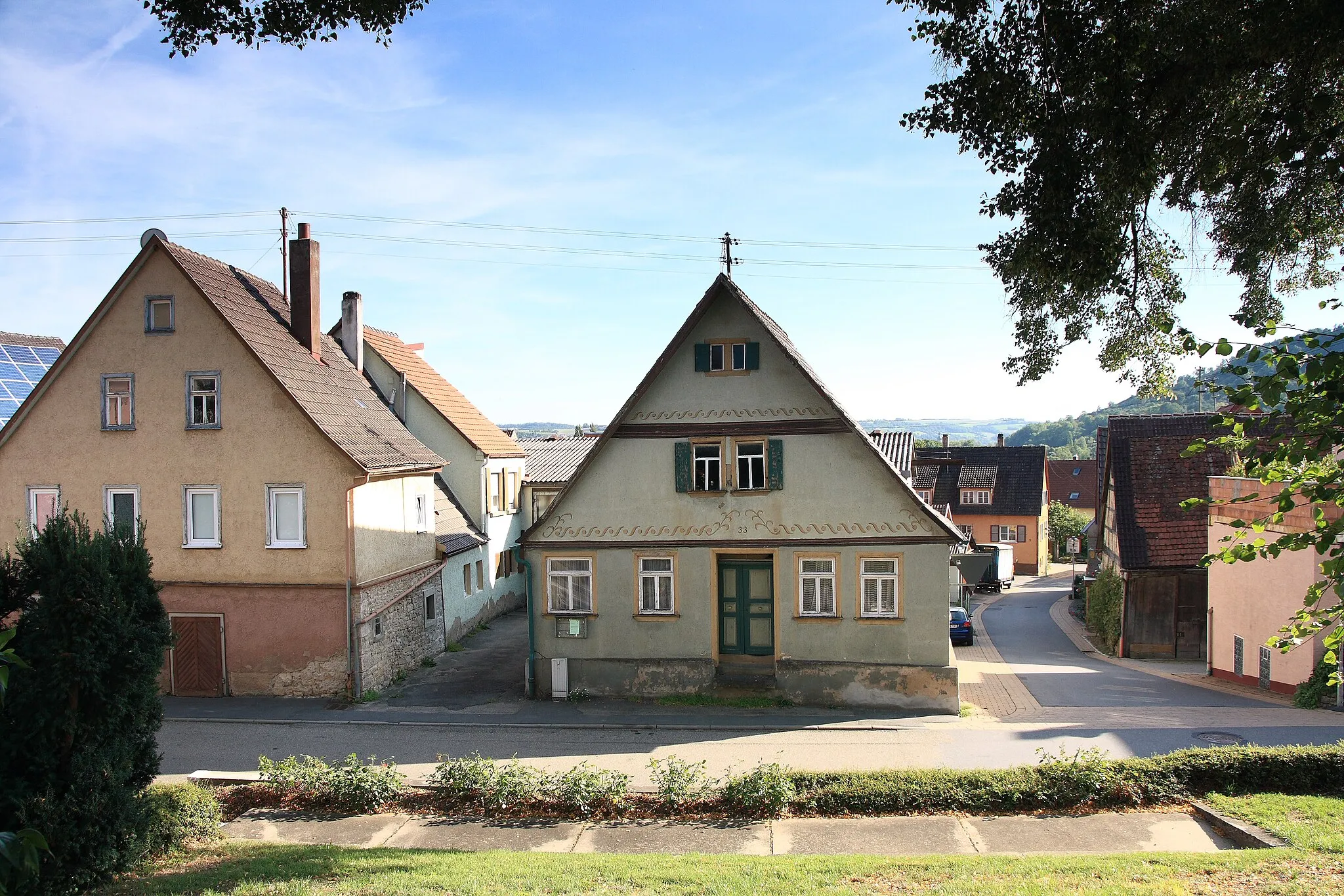 Photo showing: Das Haus Würzburger Straße 33 im Weikersheimer Ortsteil Schäftersheim.