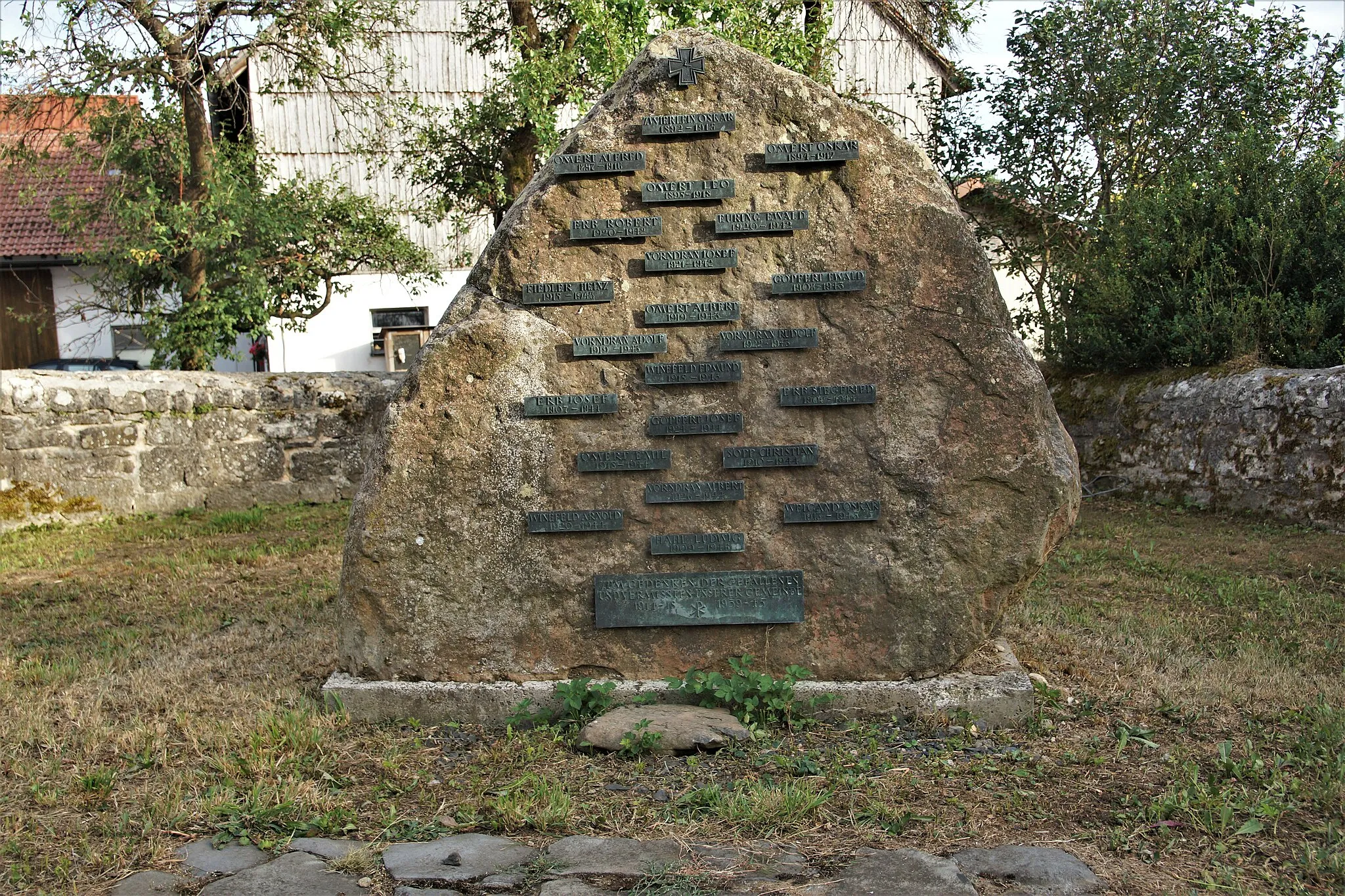 Photo showing: Kriegerdenkmal in Ginolfs