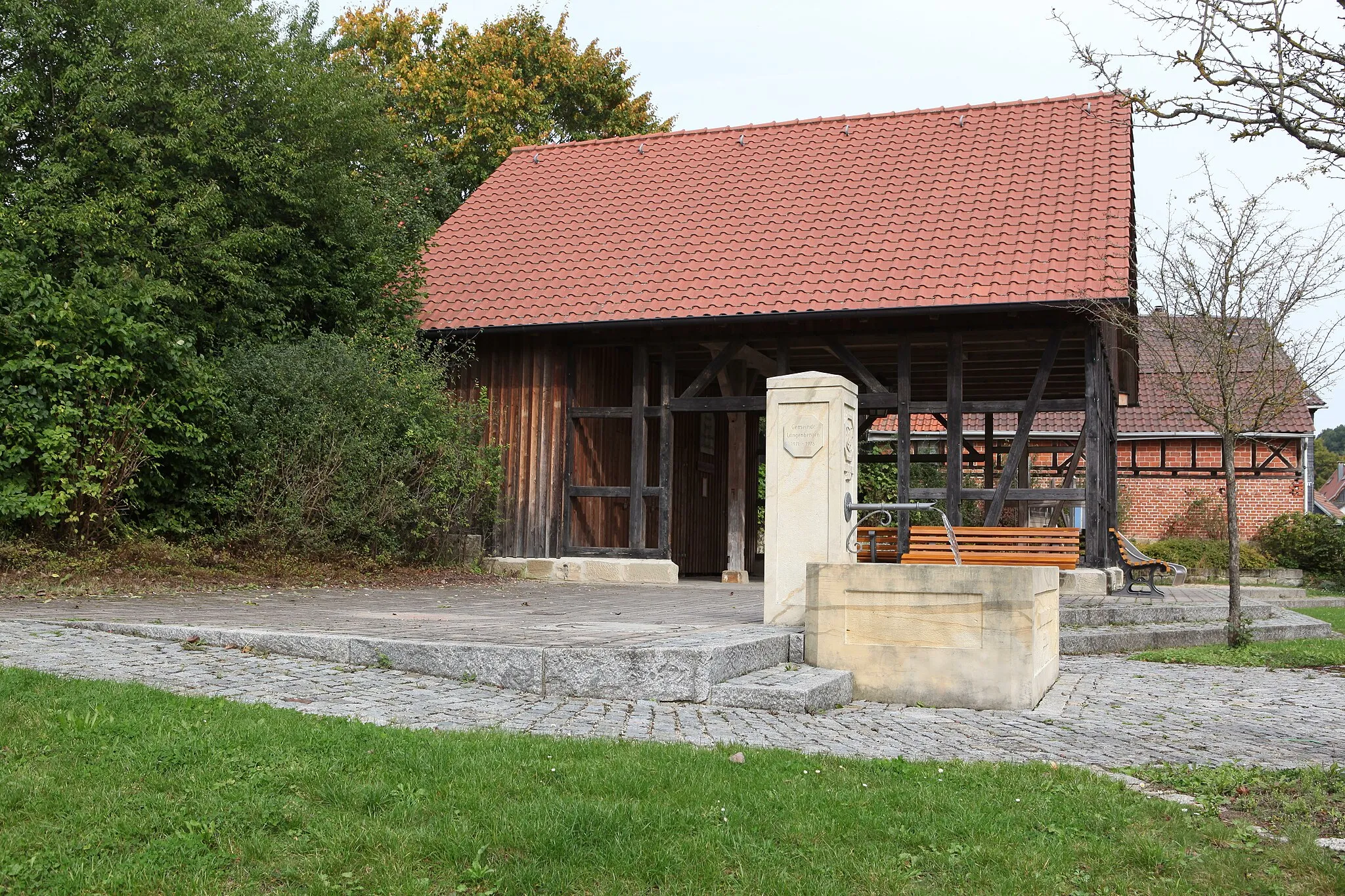 Photo showing: Heldritt-Dorfplatz