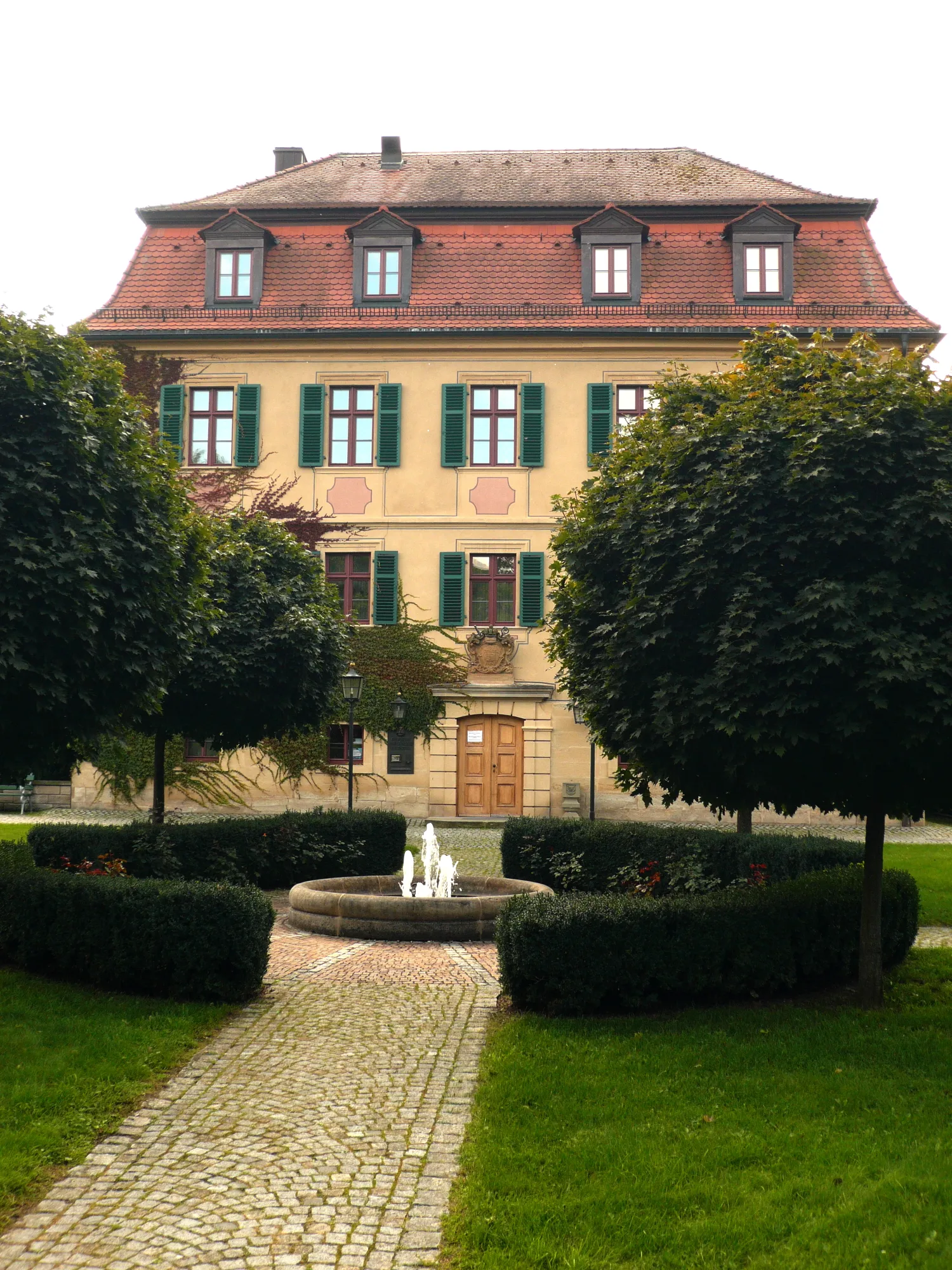 Photo showing: Baroque castle of Tretzendorf, today townhall of Oberaurach