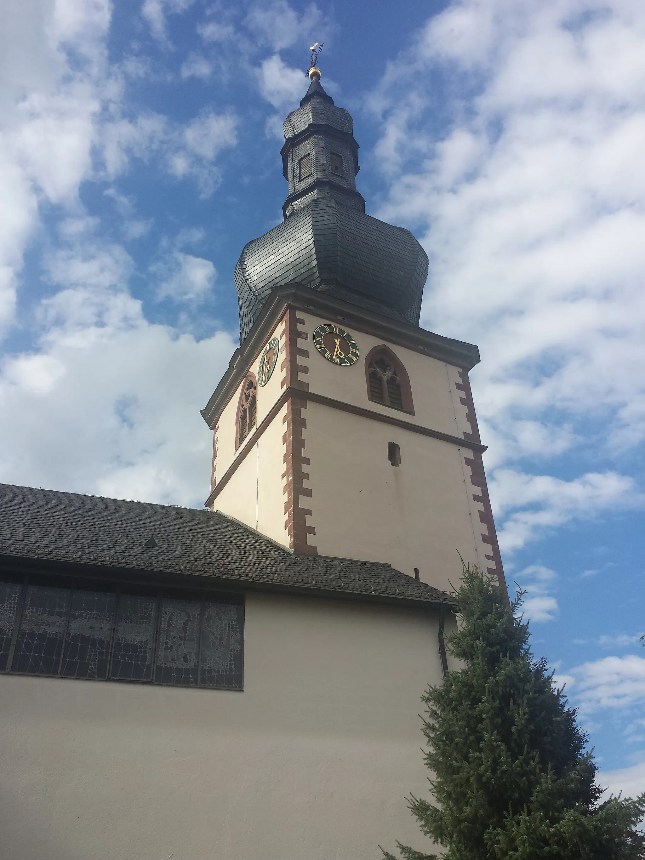 Photo showing: Die Pfarrkirche St. Pankratius in Hochhausen bei Tauberbischofsheim.