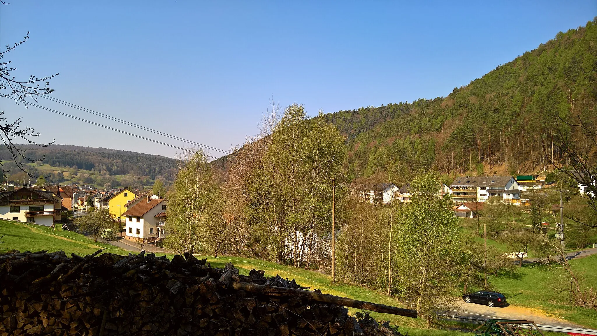 Photo showing: Blick nach Dammbach-Krausenbach vom Orstausgang am Unterschnorrhof