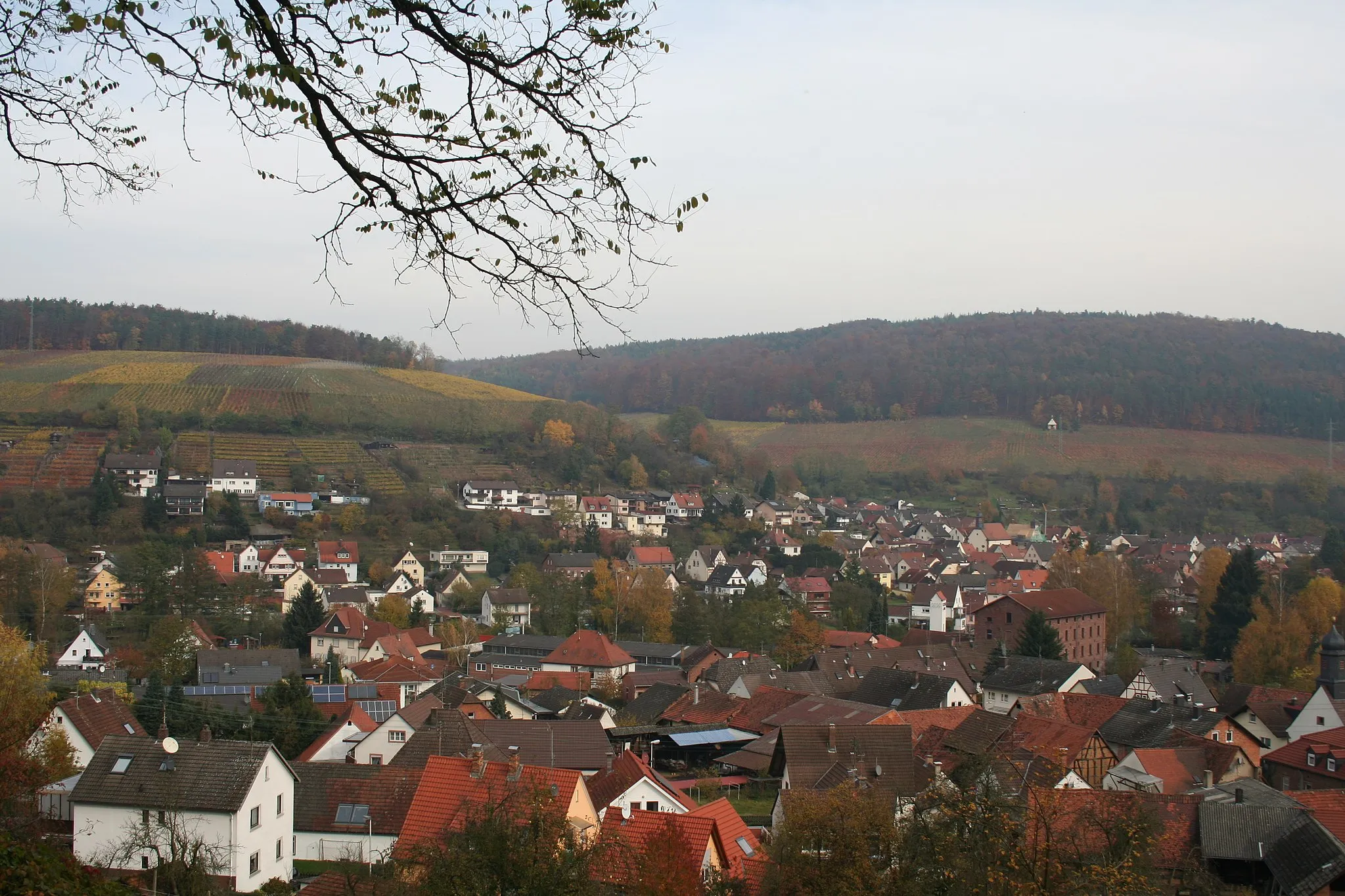 Photo showing: Blick über Elsenfeld, OT Schippach (vorne) und Rück (hinten)