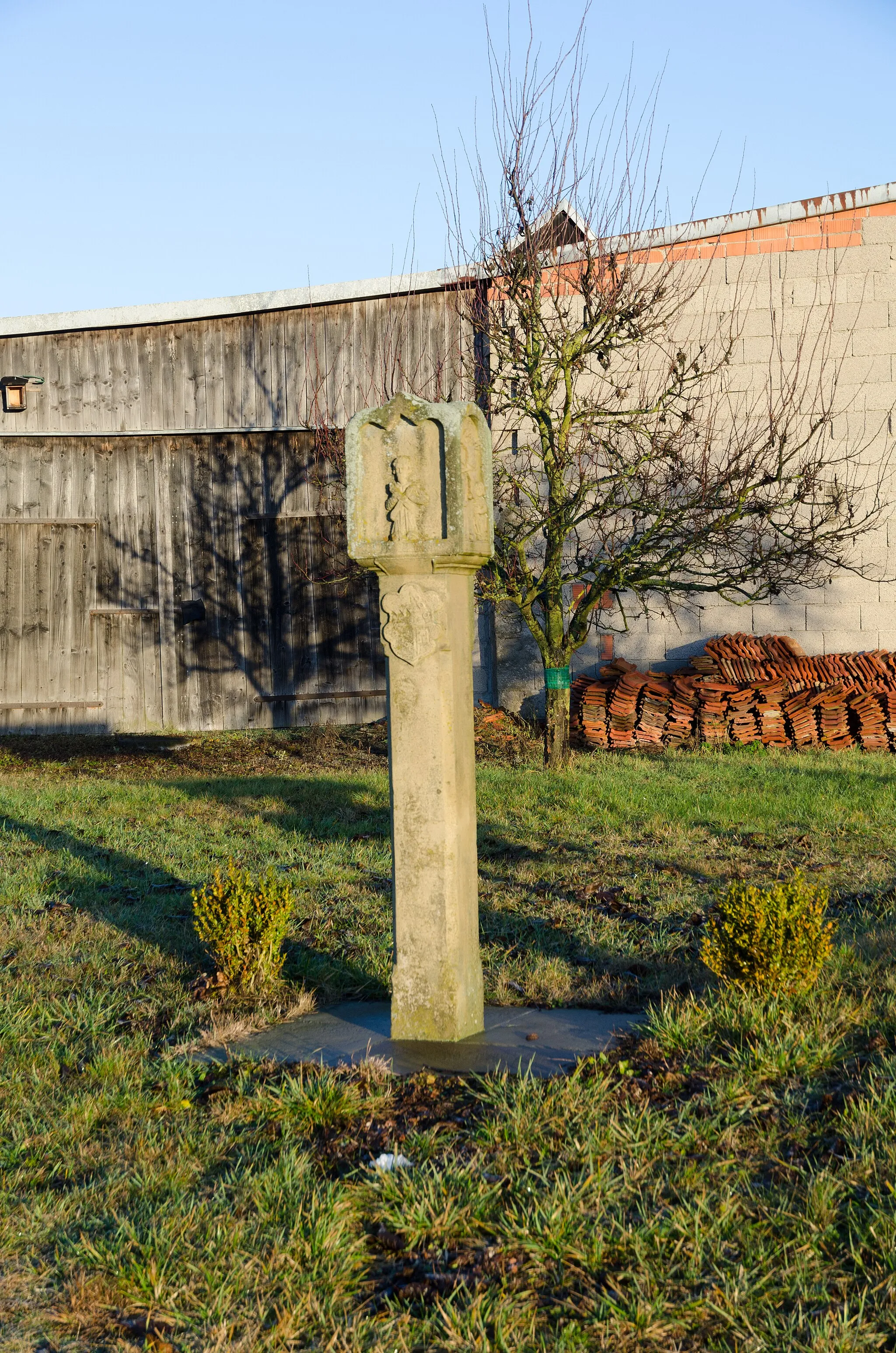 Photo showing: Wasserlosen, Wülfershausen, Krautäcker, Bildstock