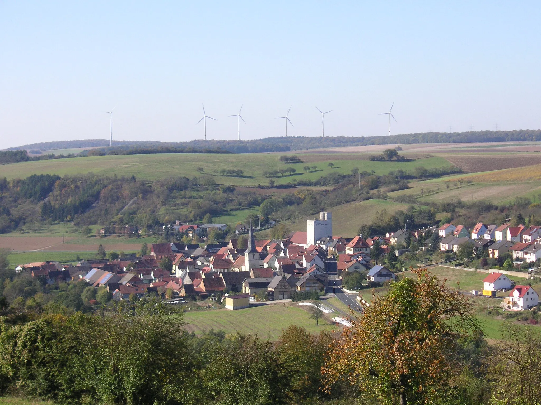 Photo showing: Ansicht von Müdesheim (von Osten oberhalb Reuchelheim)