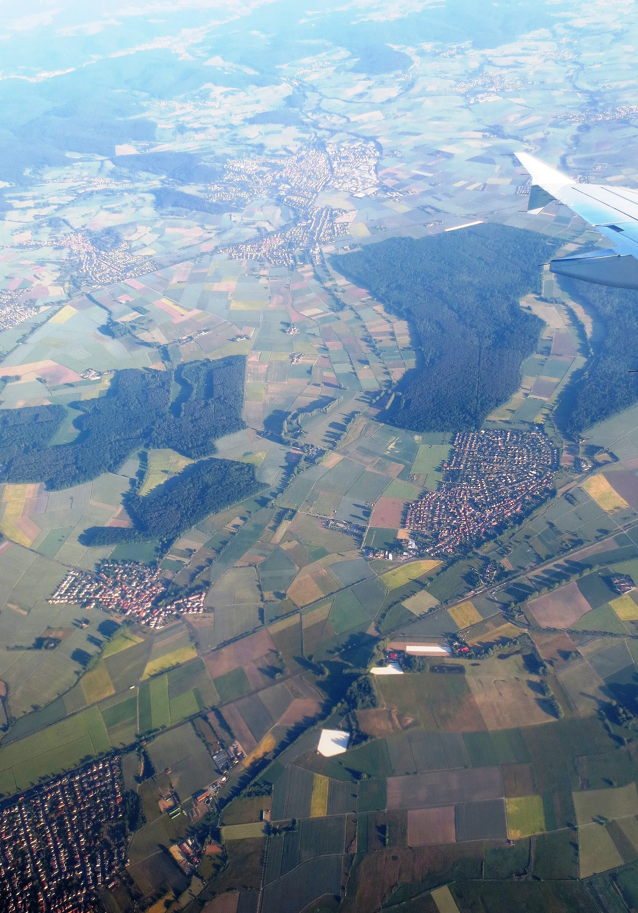 Photo showing: Aerial view from the north towards the south, of the city Gross-Umstadt in Hessen, Germany