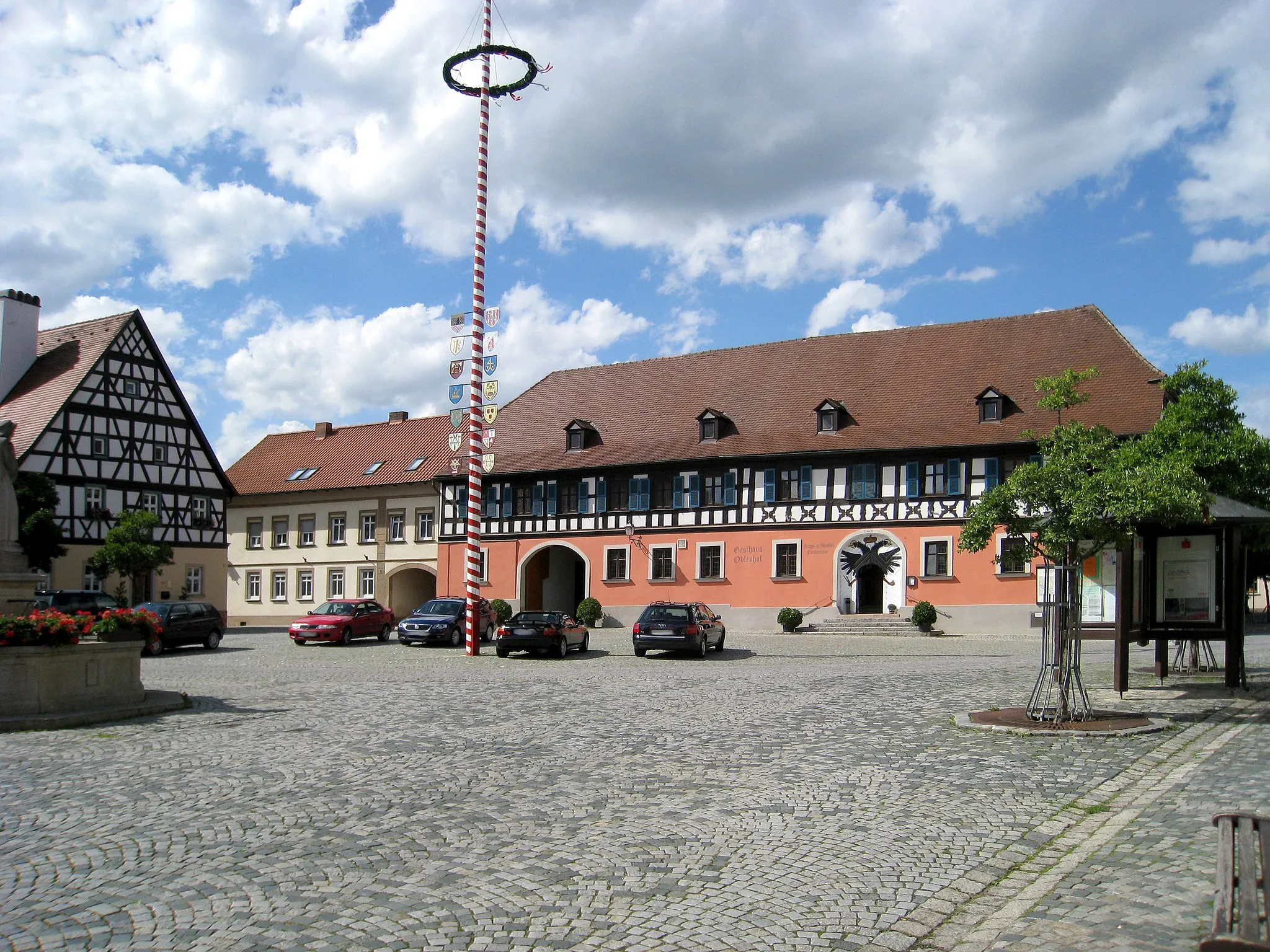 Photo showing: Marktplatz von Baunach mit Blick auf den Obleyhof