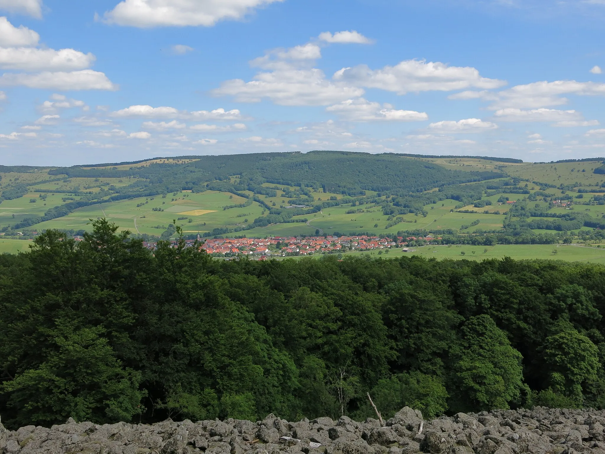 Photo showing: Der Stirnberg in the en:Rhön Mountains seen from west.