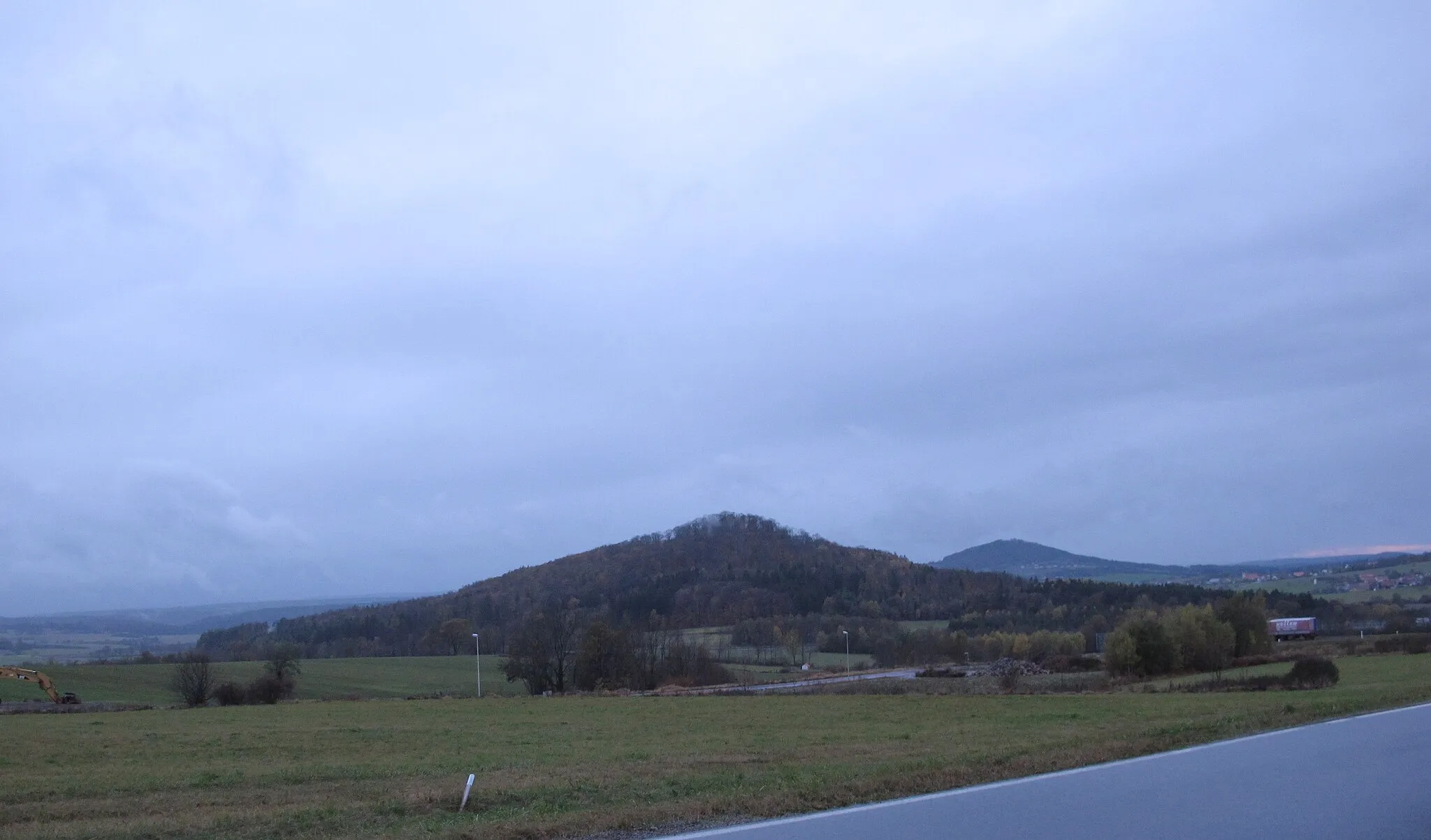 Photo showing: Mettermich und Dreistelzberg von Schildeck aus gesehen.