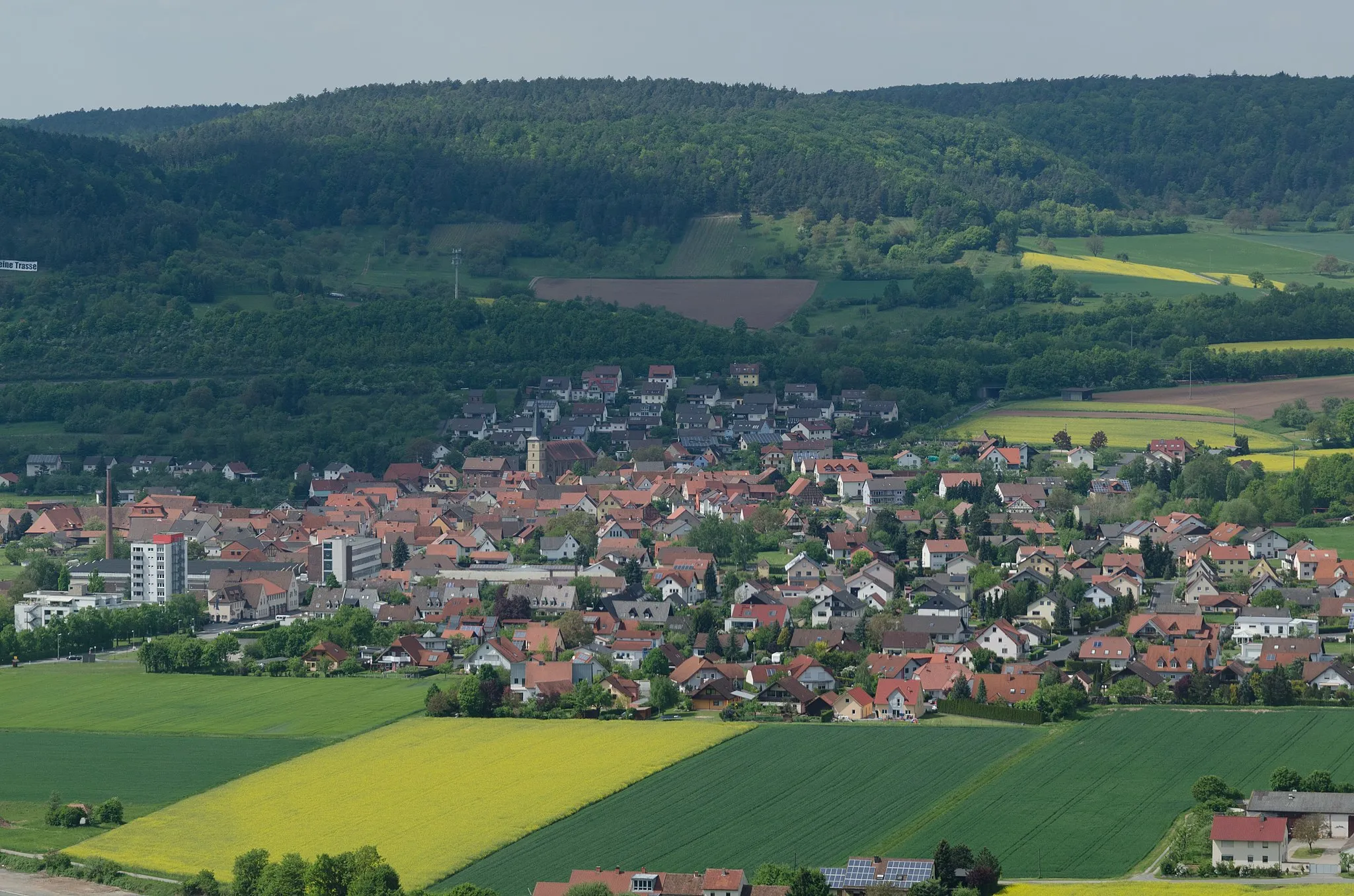 Photo showing: Elfershausen von der Trimburg gesehen