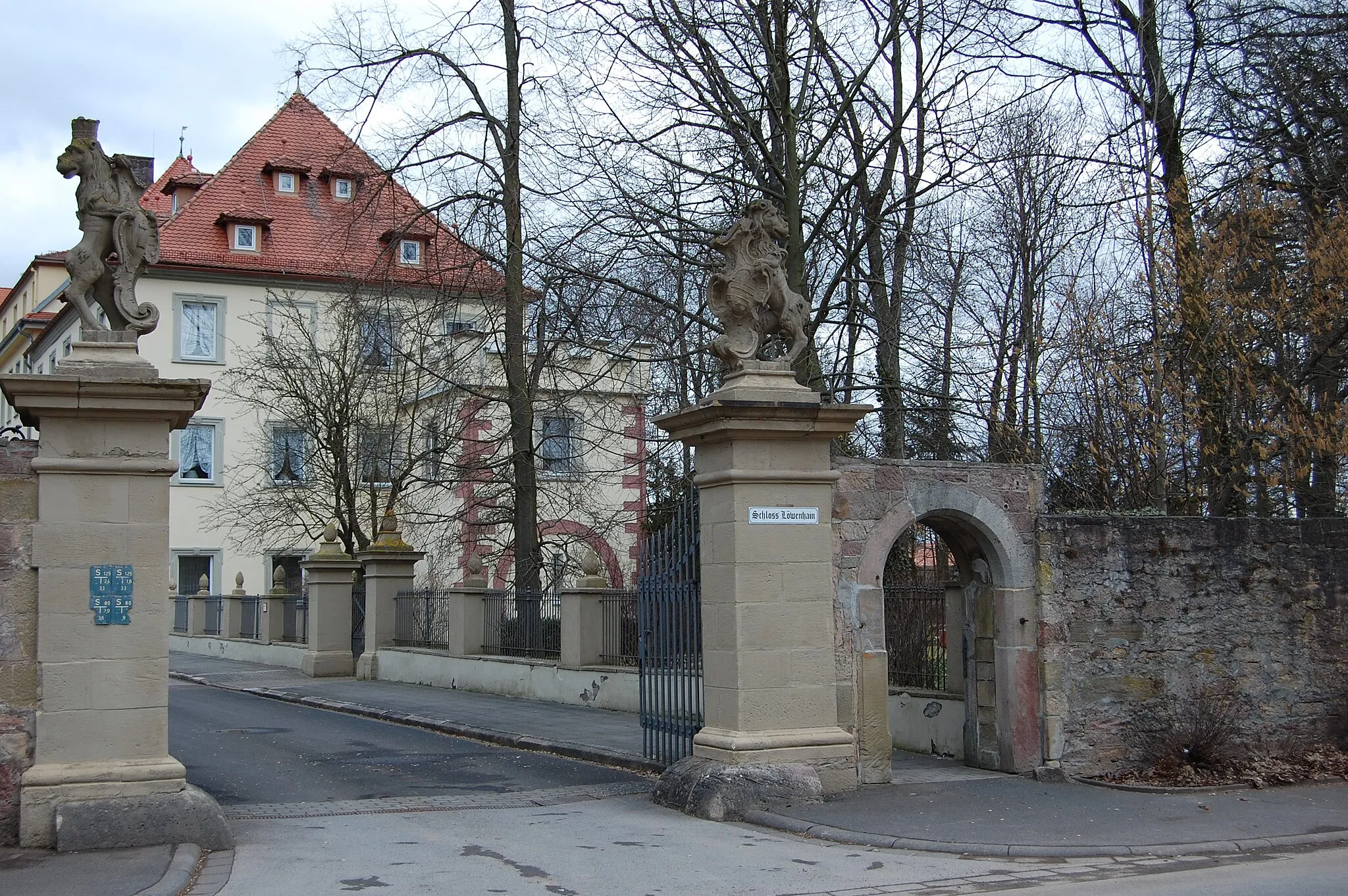 Photo showing: Lebenhan, Schloss Löwenhain, Bad Neustadt an der Saale, Kreis Rhön-Grabfeld (2011)