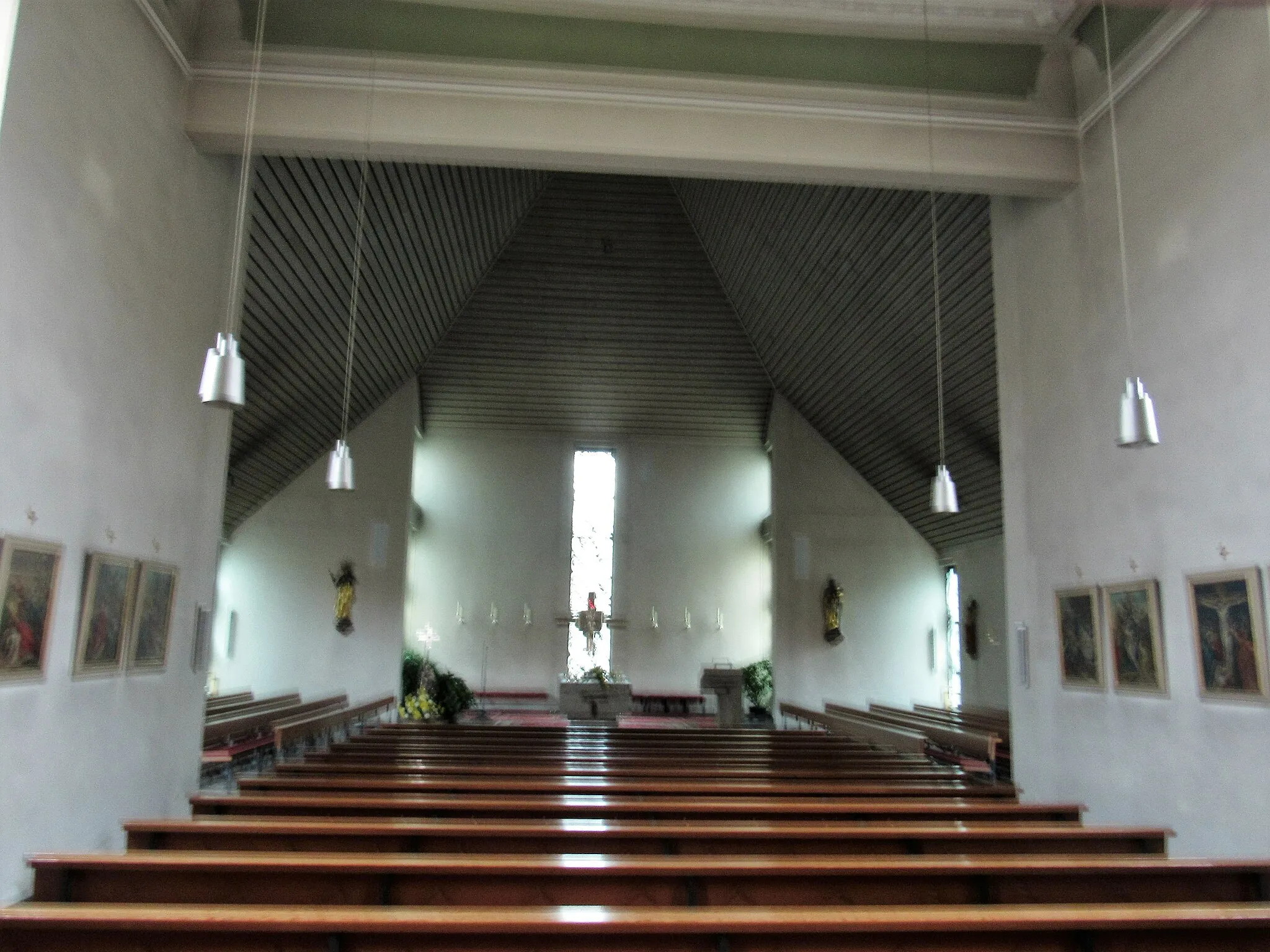 Photo showing: Innenraum der Kirche
