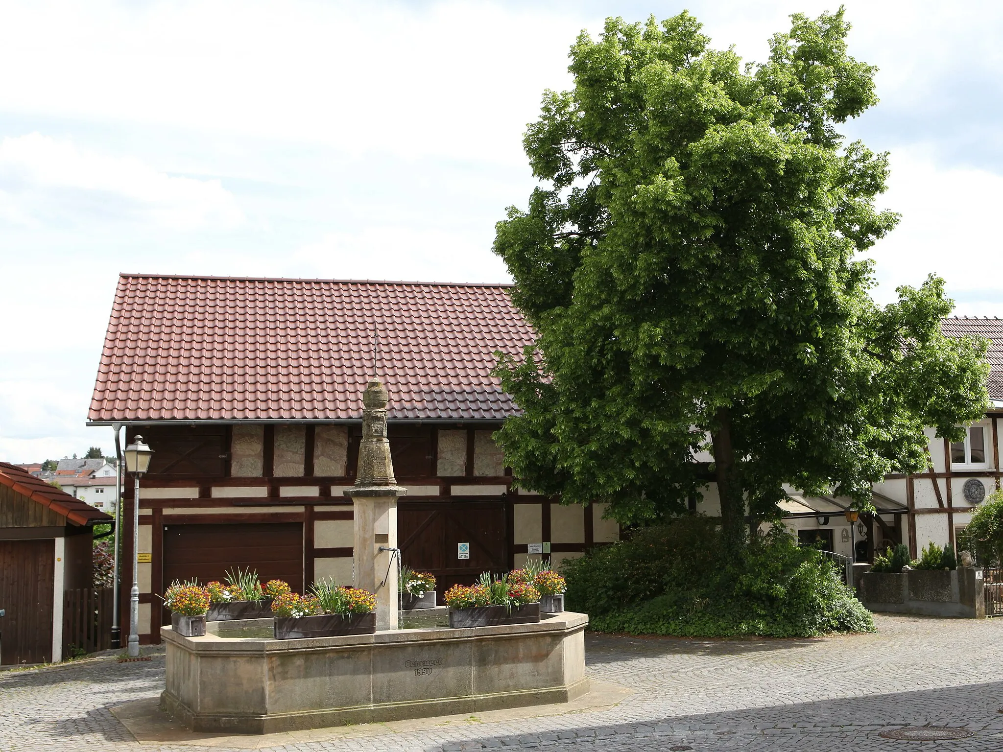 Photo showing: Grub am Forst, Brunnen