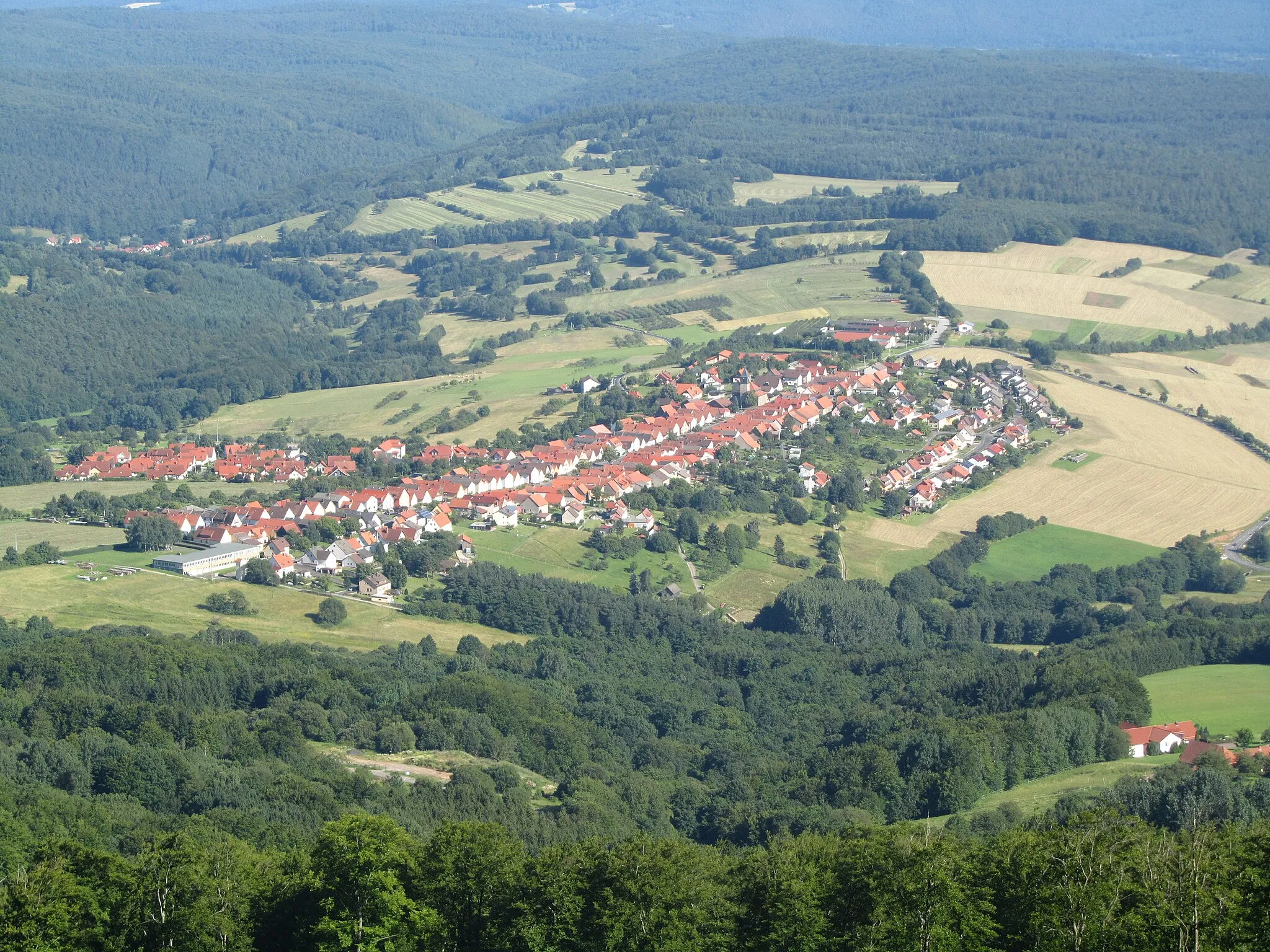 Photo showing: Sandberg im bayerischen Landkreis Rhön-Grabfeld, gesehen vom Kreuzberg