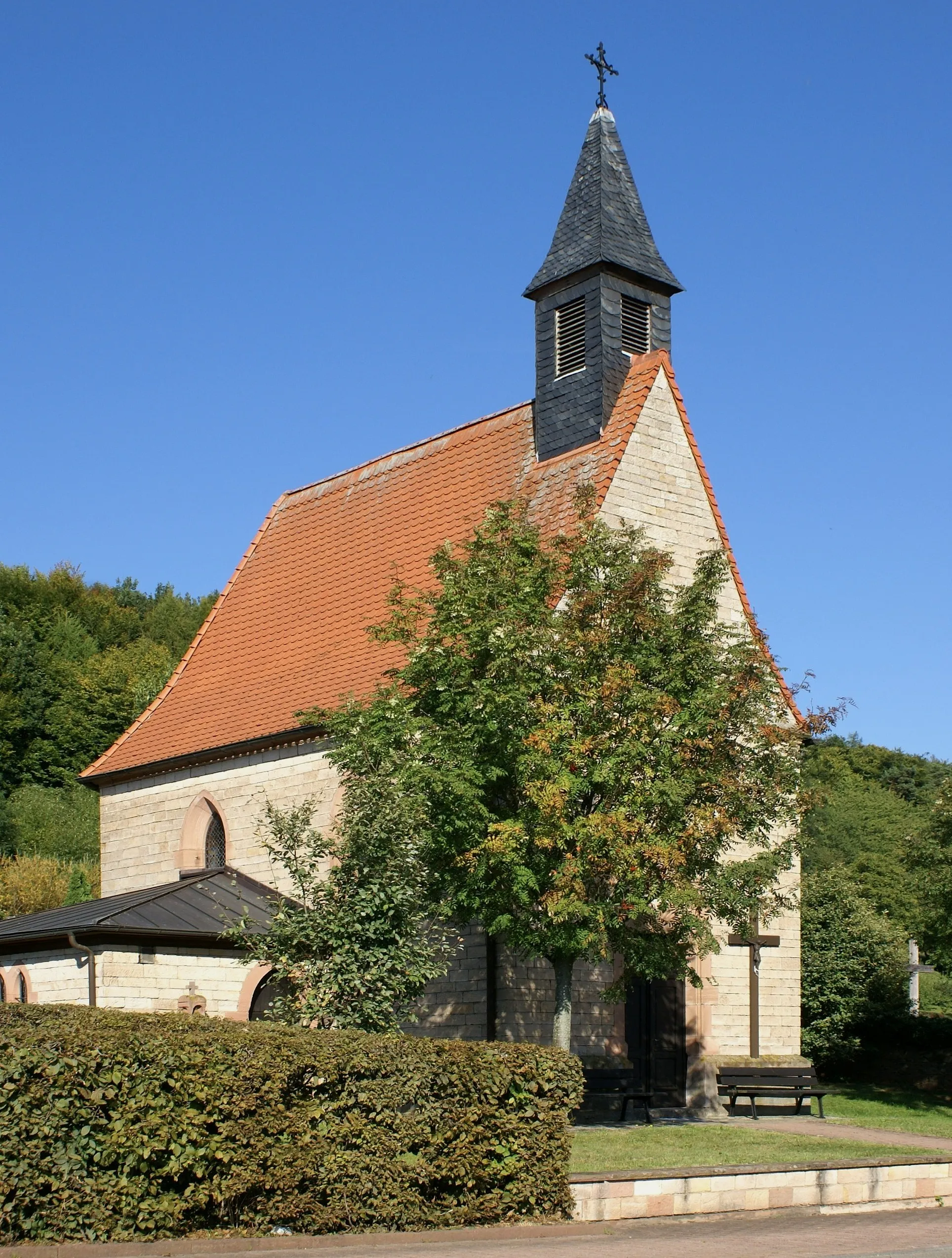 Photo showing: The Marienkapelle is located at the border of the village Eichenberg