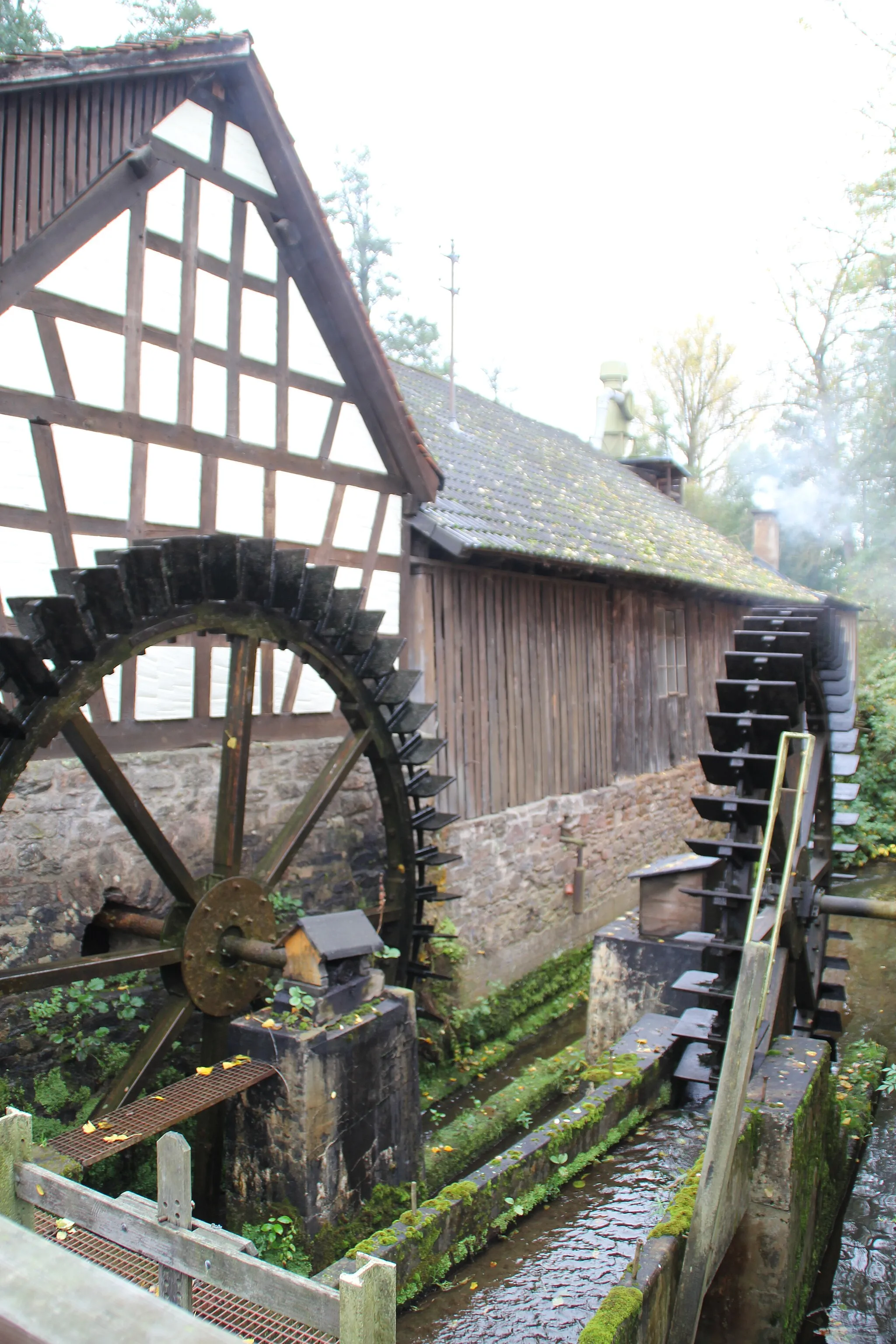 Photo showing: Die Mühlräder der Kaltenberger Mühle im Jahr 2019