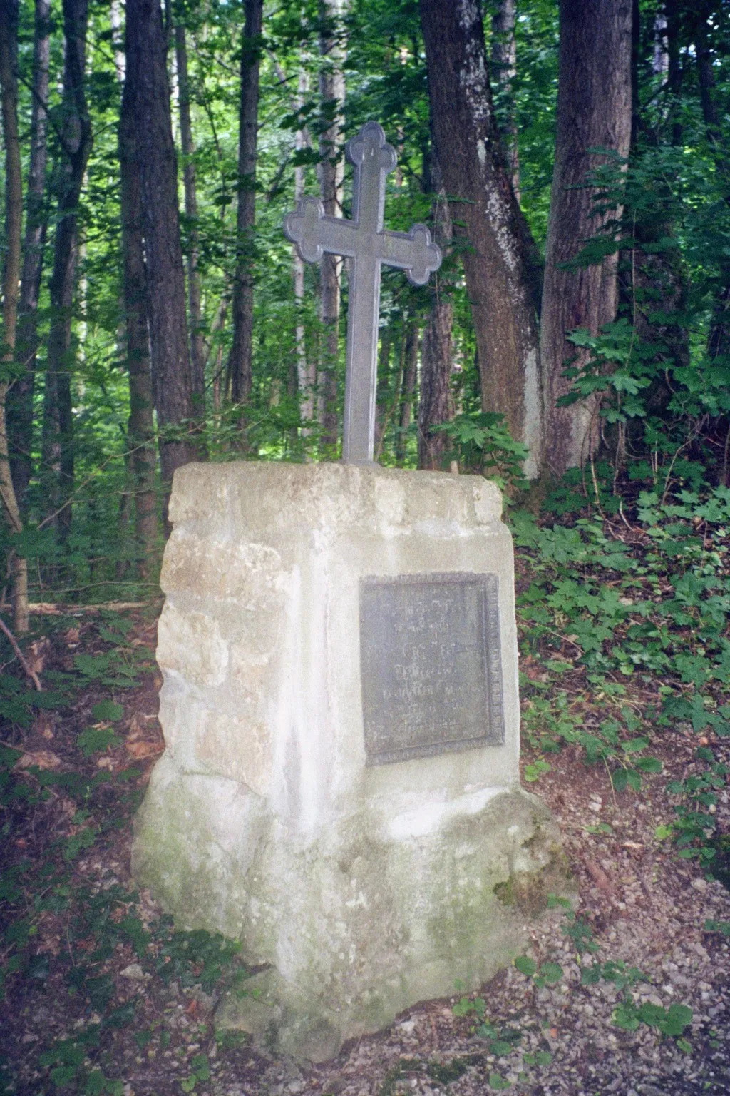 Photo showing: Monument for Major Ysenburg, who died in the "Deutscher Krieg" in the battle of Bad Kissingen. The monument is located in Bad Kissingen near the Stations of the Cross at the "Stationsberg".