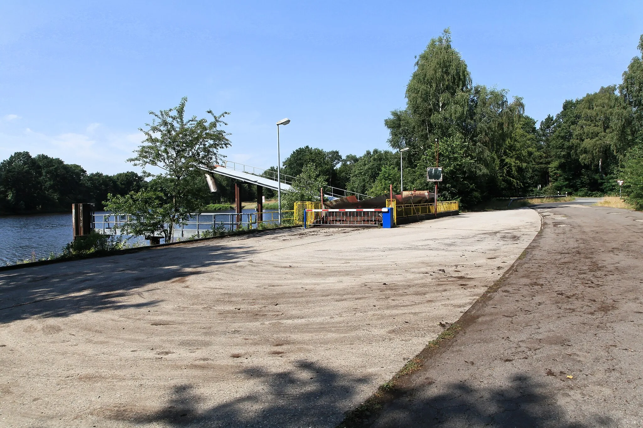 Photo showing: Hafen Sedelsberg, Torfverladehafen am Küstenkanal / an der Bundesstraße 401 in Sedelsberg, Saterland