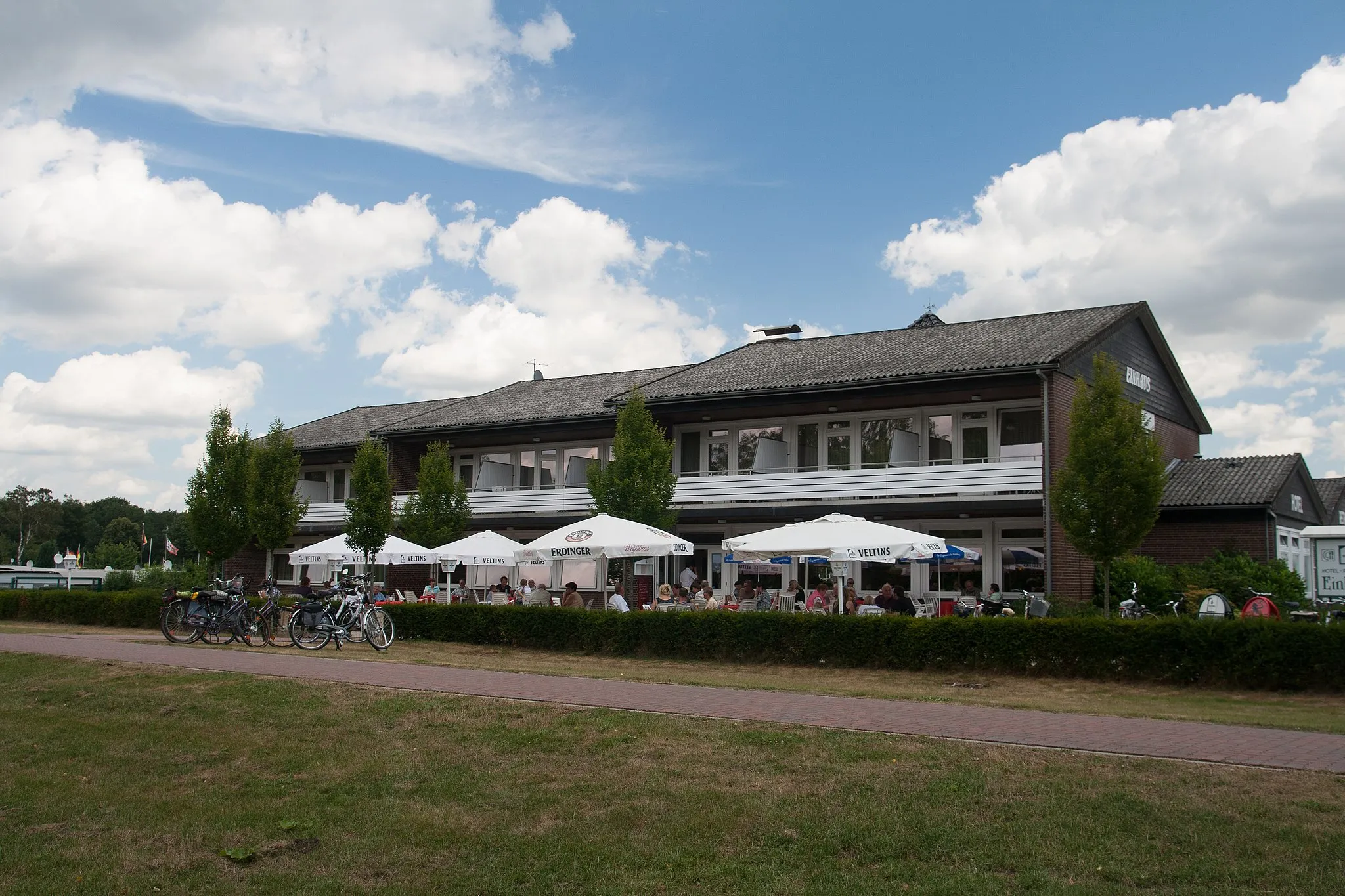 Photo showing: Cafébetrieb an der Thülsfelder Talsperre in Garrel, Landkreis Cloppenburg, Niedersachsen; am Campingplatz, Drei-Brücken-Weg