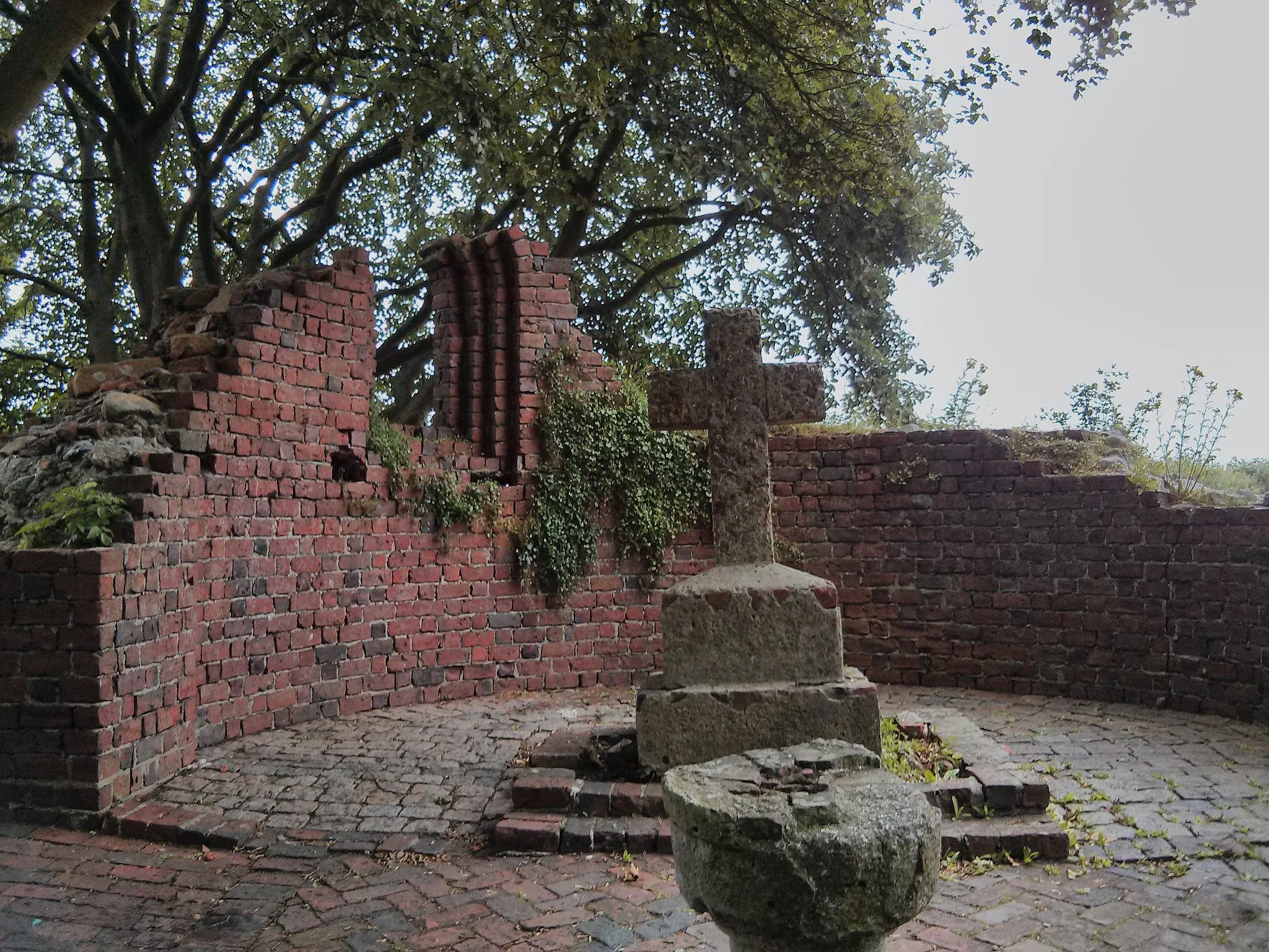 Photo showing: Die Banter Ruine in Wilhelmshaven, aufgenommen am 13. Juli 2015.