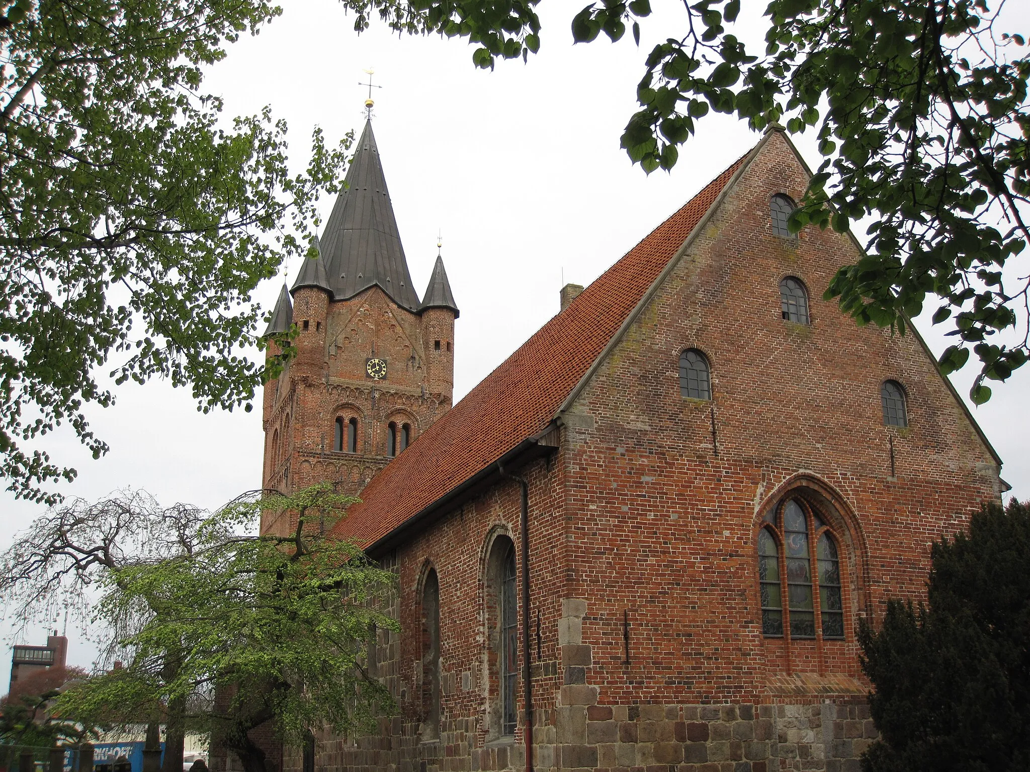 Photo showing: Westerstede's St Petri Church, Westerstede Germany