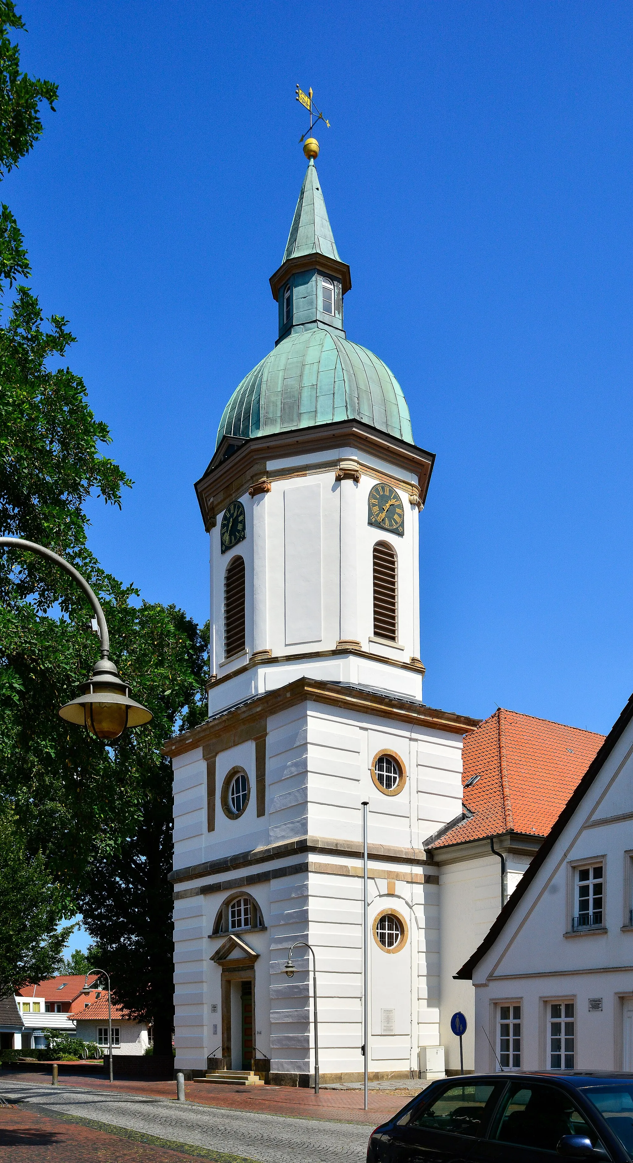 Photo showing: Diepholz, Turm der St. Nicolaikirche