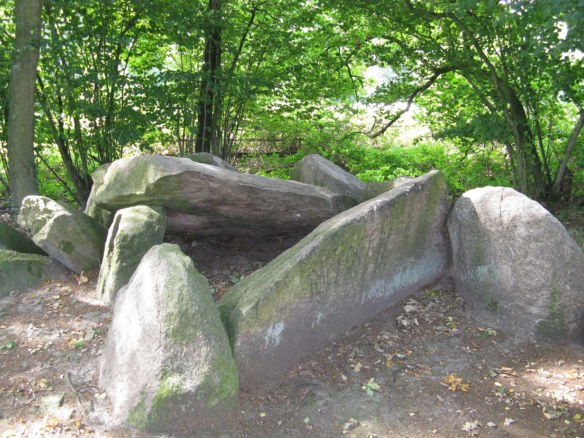 Photo showing: Belm: megalithic chambered tomb "devil's backing oven"