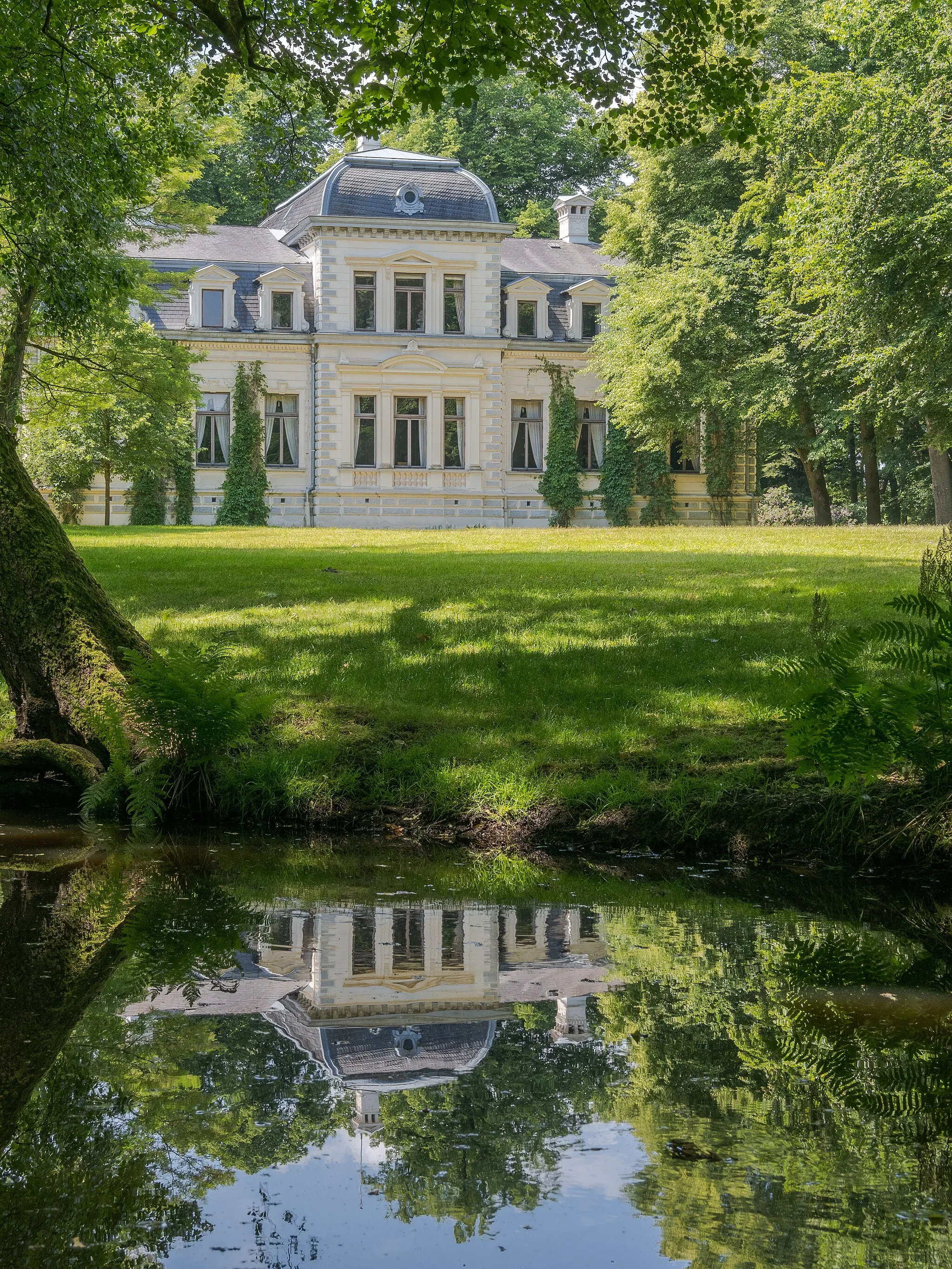 Photo showing: Erbprinzenpalais Rastede mit Park